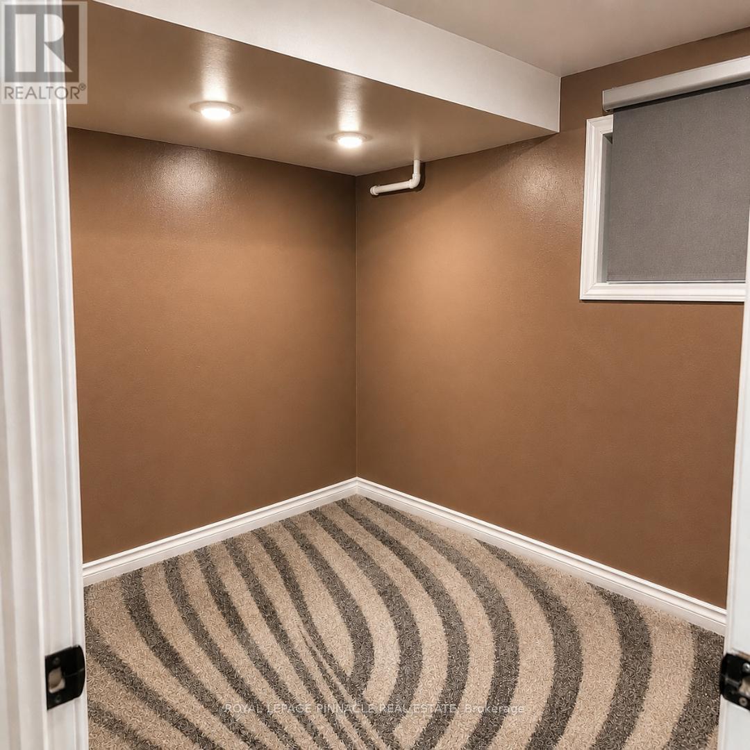 3427 Martins Pine Crescent, Mississauga, Ontario  L5L 1G3 - Photo 9 - W13158652