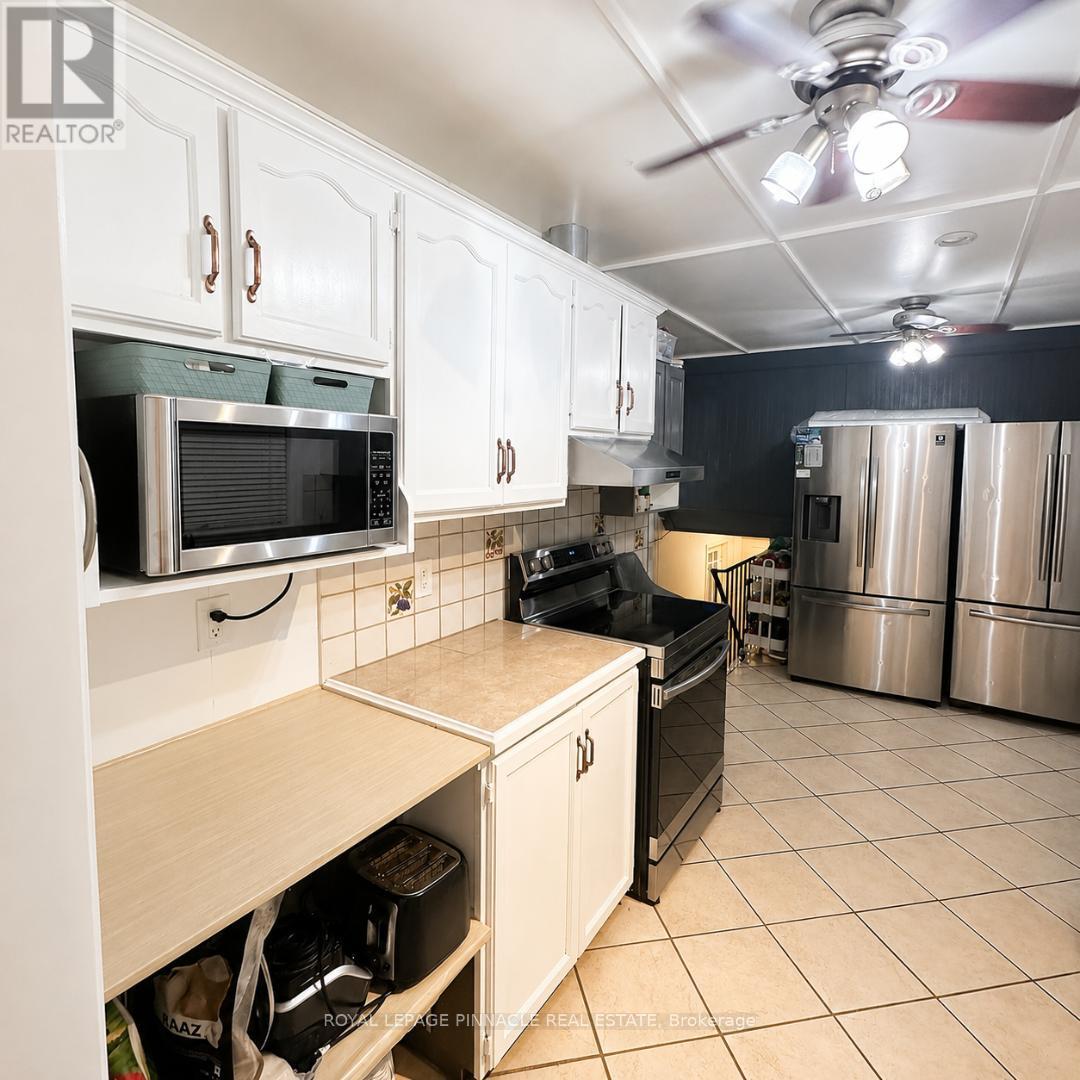 3427 Martins Pine Crescent, Mississauga, Ontario  L5L 1G3 - Photo 7 - W13158652