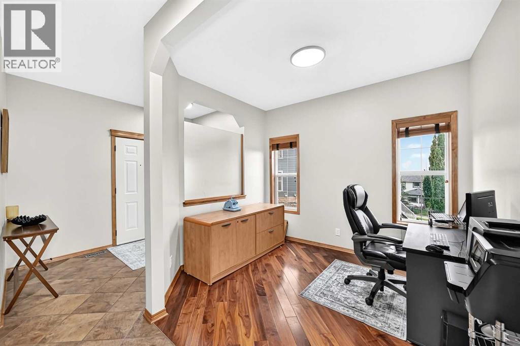 145 Panamount Place Nw, Calgary, Alberta  T3K 5Y5 - Photo 7 - A2331666