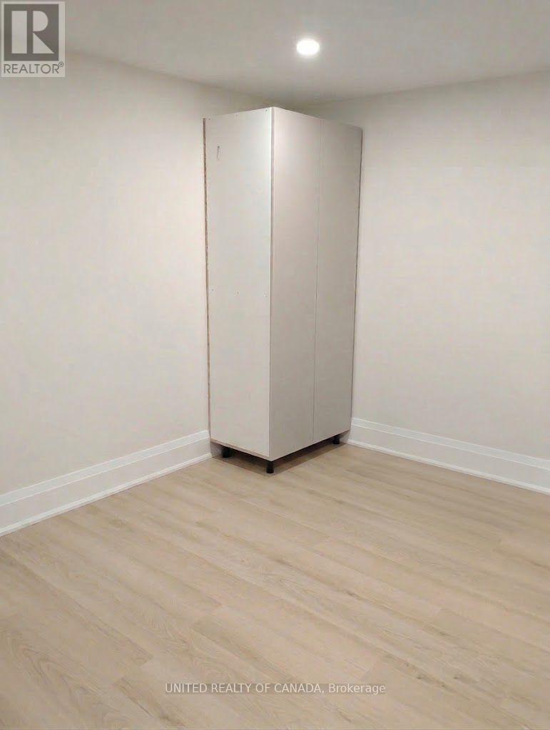 37 Madawaska Avenue, Toronto, Ontario  M2M 2R1 - Photo 10 - C13606462