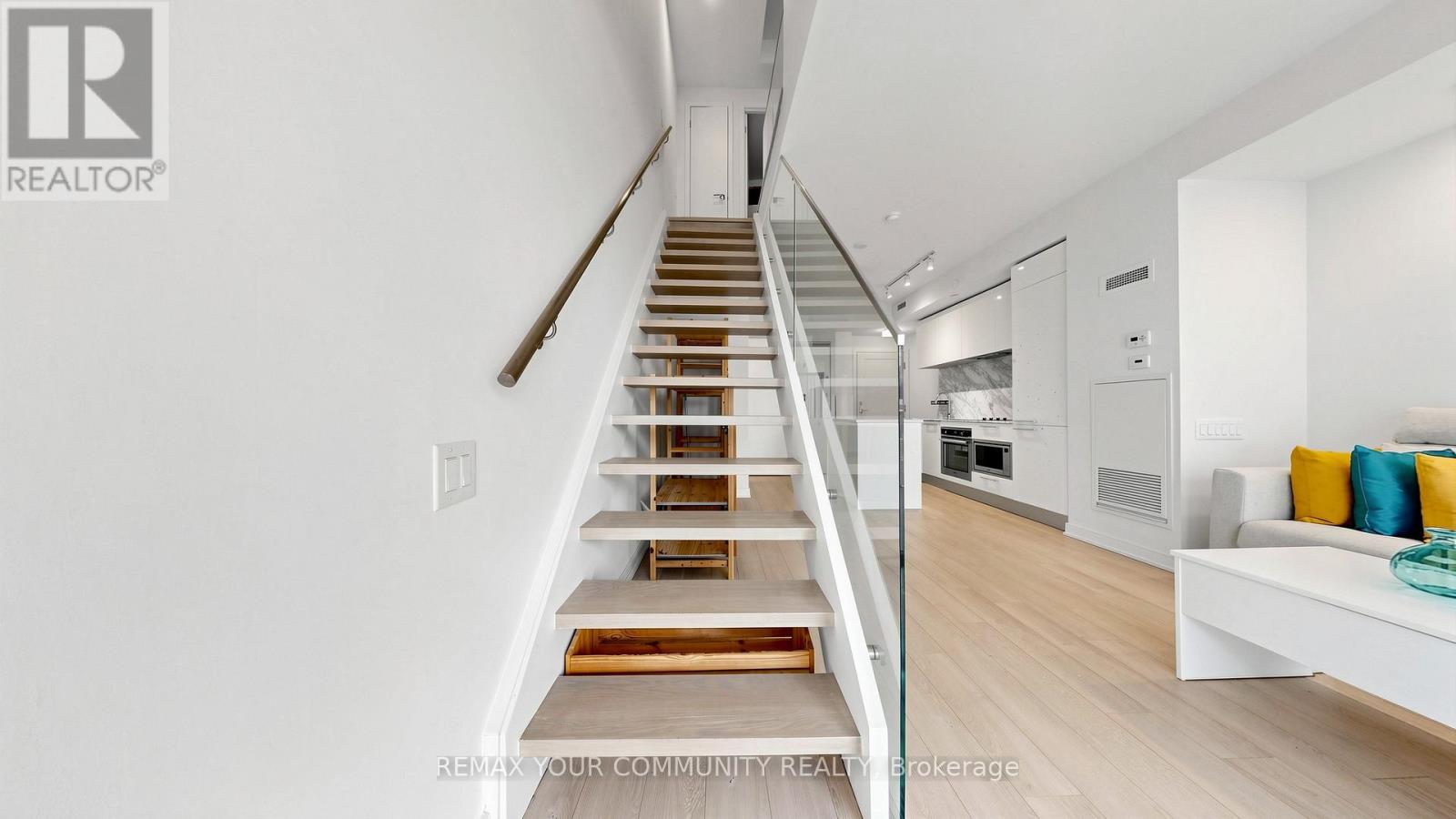 2011 - 57 St Joseph Street, Toronto, Ontario M5S 0C5 - Photo 23 - C13603420