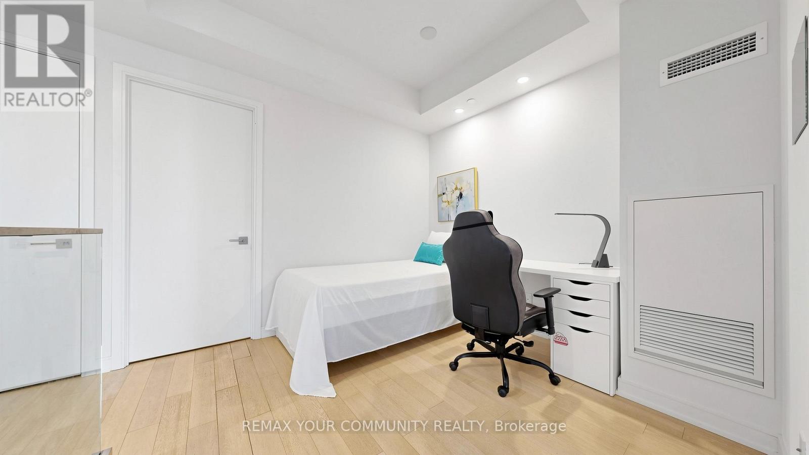 2011 - 57 St Joseph Street, Toronto, Ontario M5S 0C5 - Photo 28 - C13603420