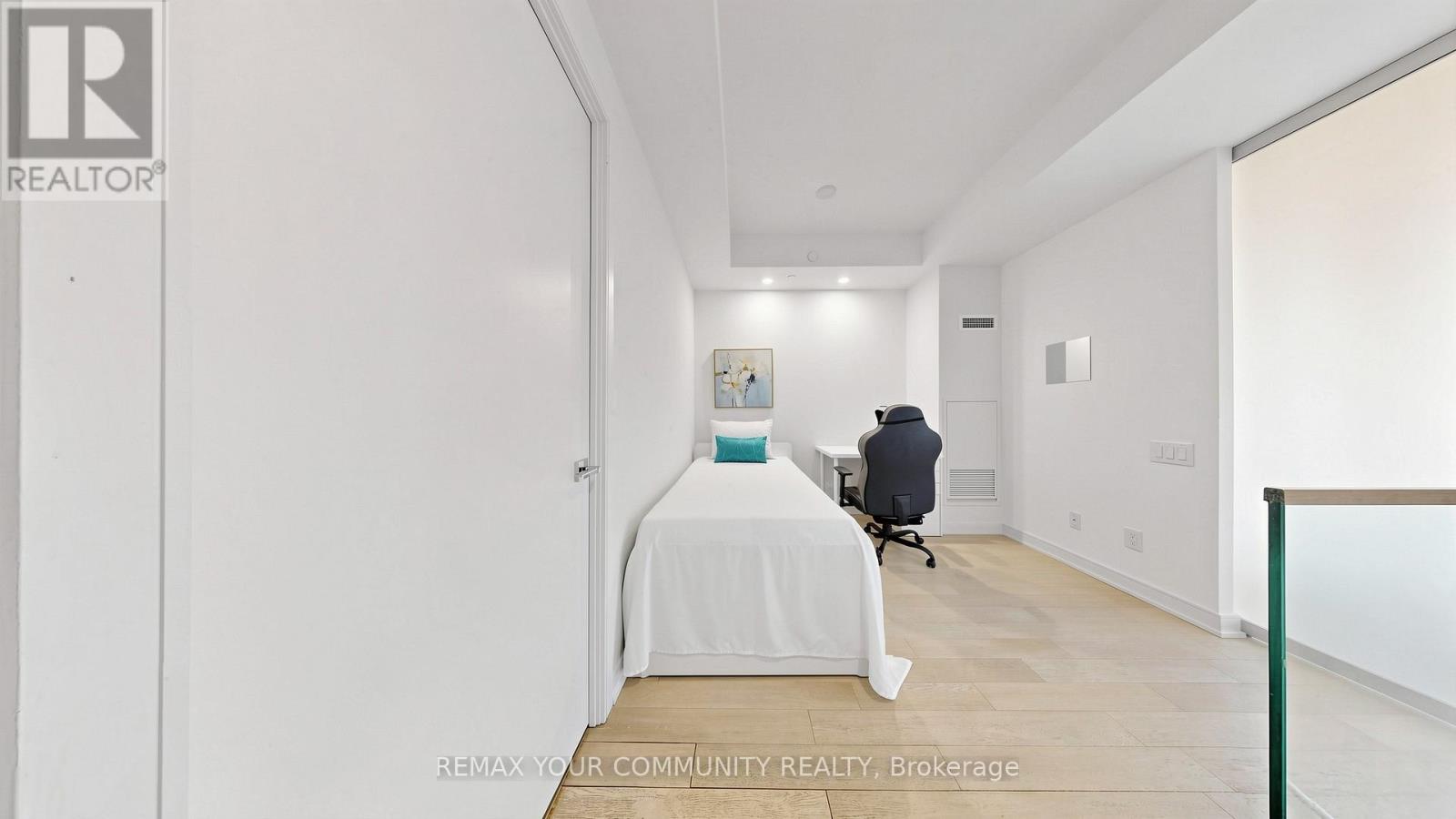 2011 - 57 St Joseph Street, Toronto, Ontario M5S 0C5 - Photo 29 - C13603420