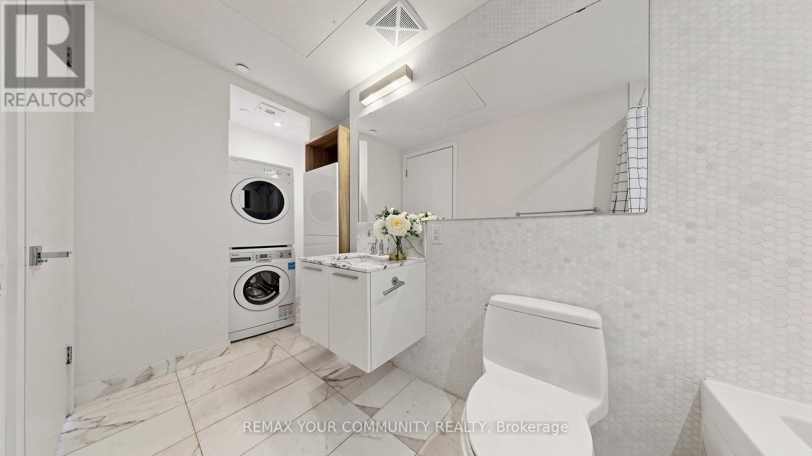2011 - 57 St Joseph Street, Toronto, Ontario M5S 0C5 - Photo 31 - C13603420