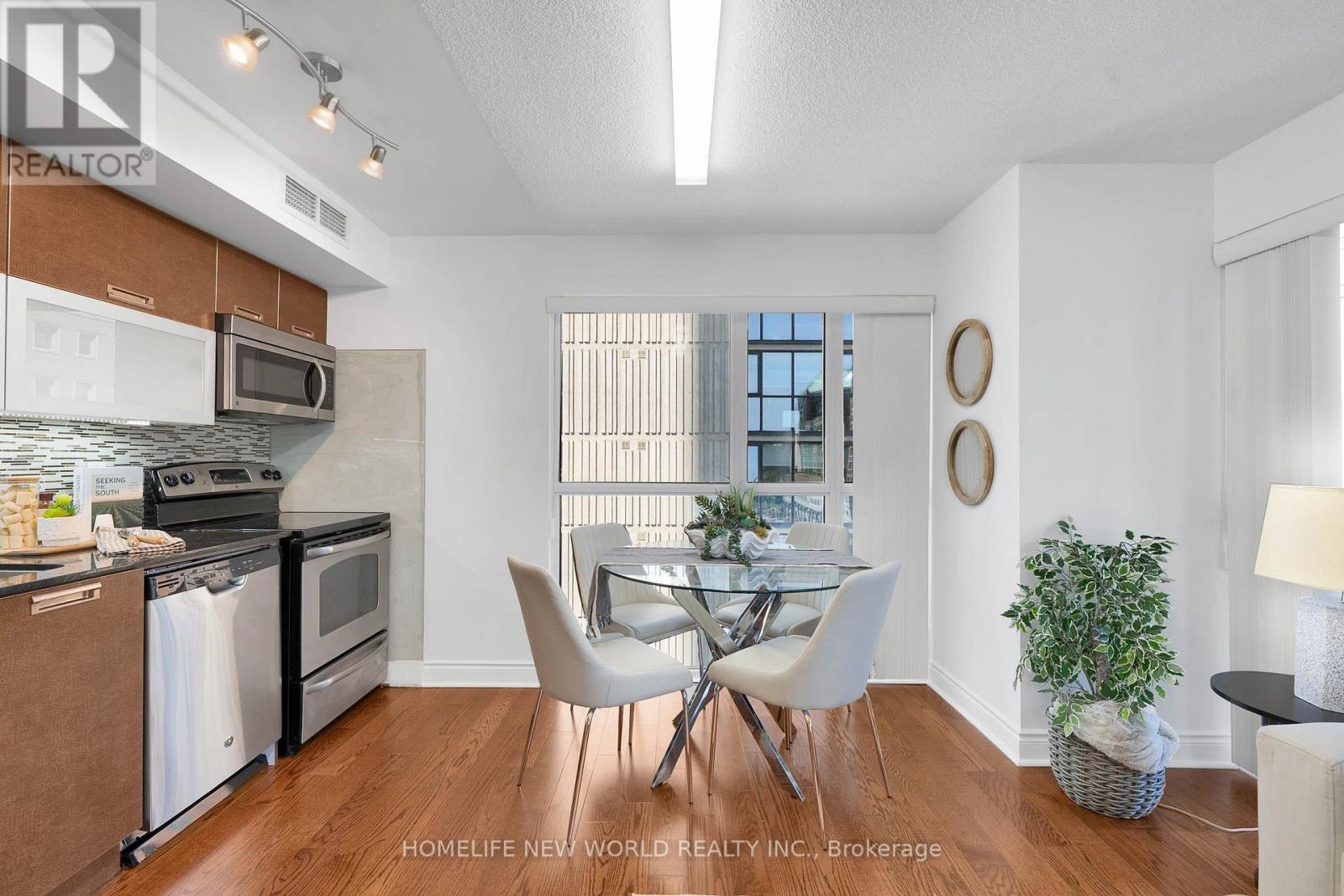 811 - 28 Ted Rogers Way, Toronto, Ontario  M4Y 2T4 - Photo 12 - C13606512