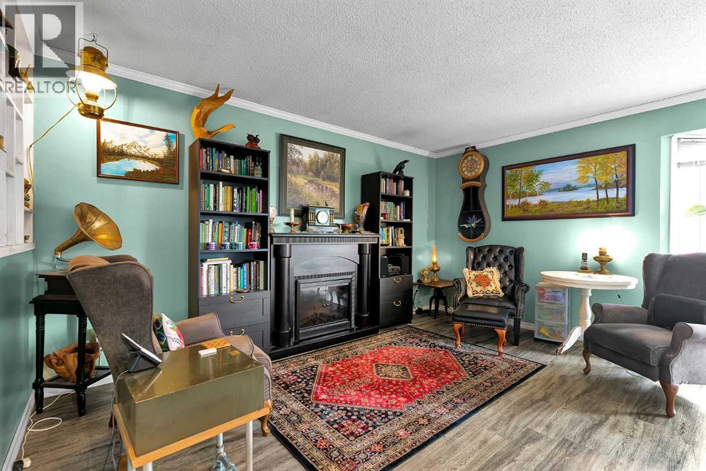 3722 Dover Ridge Drive SE, Calgary, Alberta  T2B 2C8 - Photo 7 - A2329946