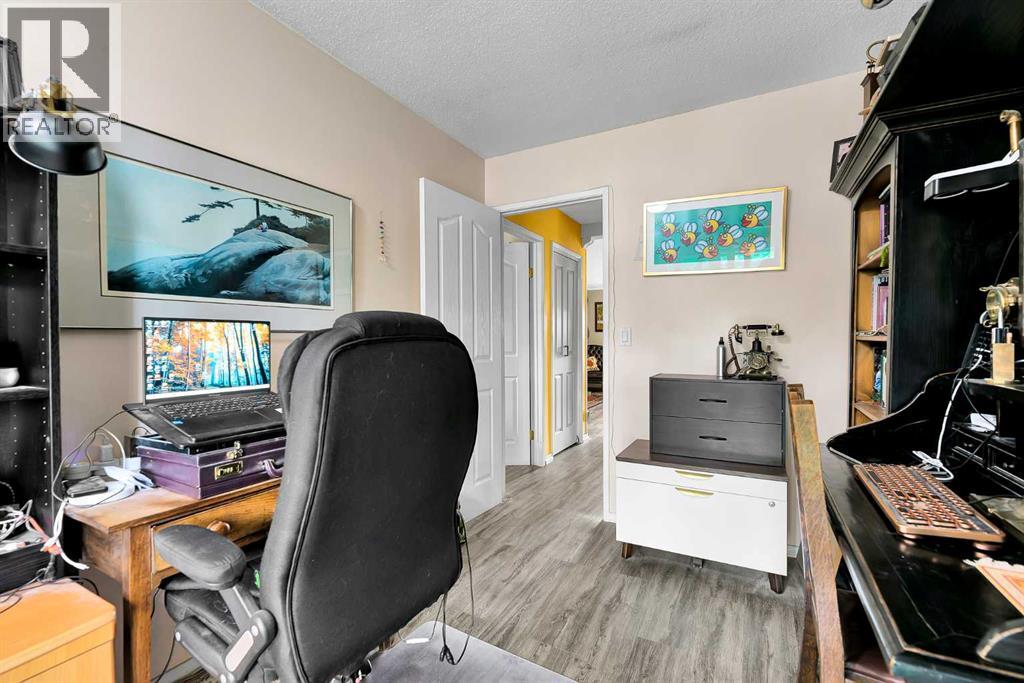 3722 Dover Ridge Drive SE, Calgary, Alberta  T2B 2C8 - Photo 23 - A2329946