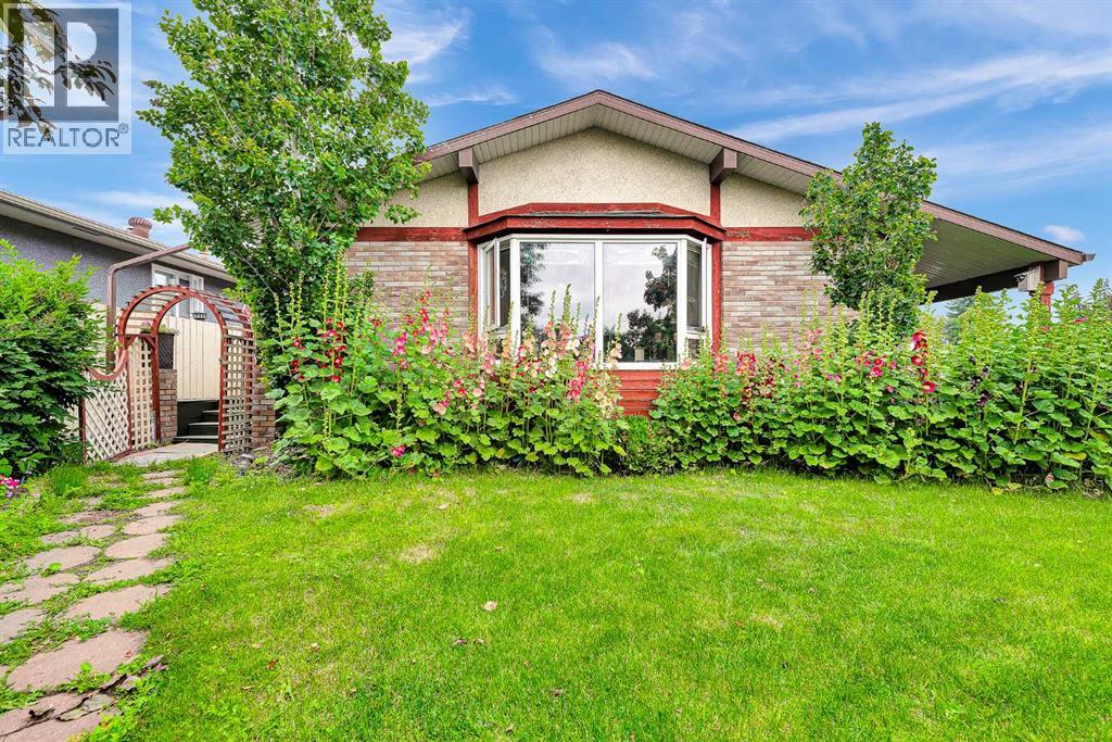 3722 Dover Ridge Drive SE, Calgary, Alberta  T2B 2C8 - Photo 1 - A2329946