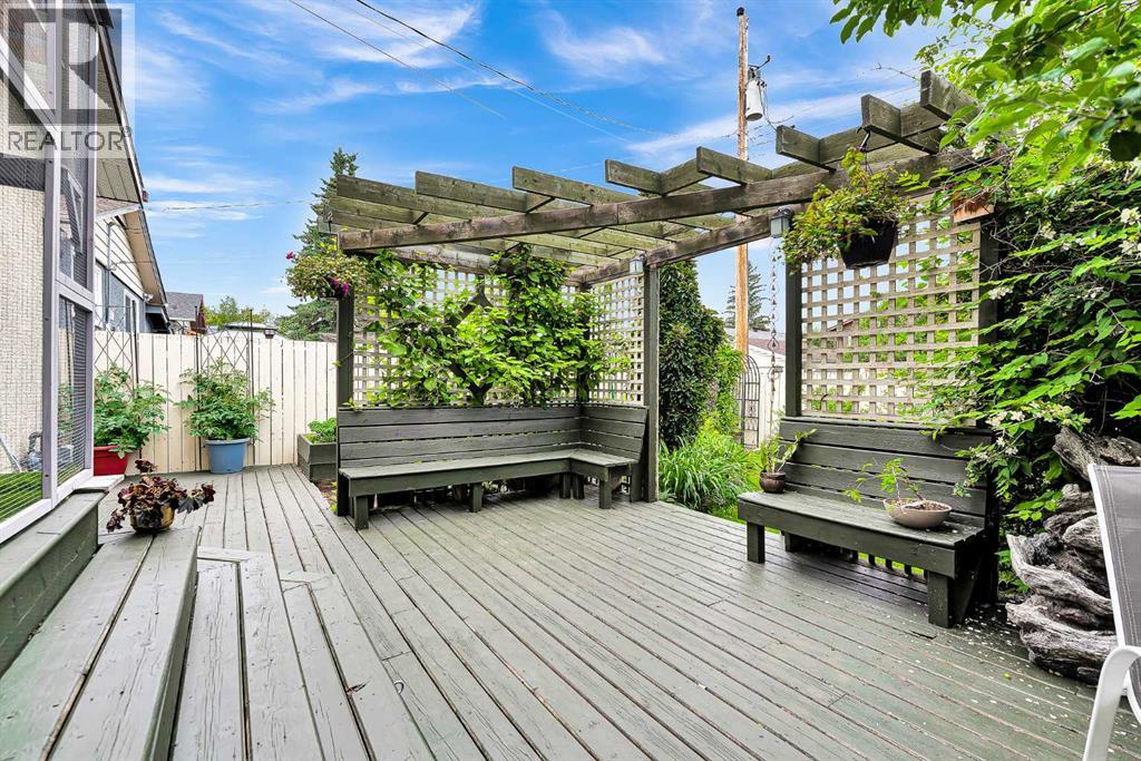 3722 Dover Ridge Drive SE, Calgary, Alberta  T2B 2C8 - Photo 38 - A2329946