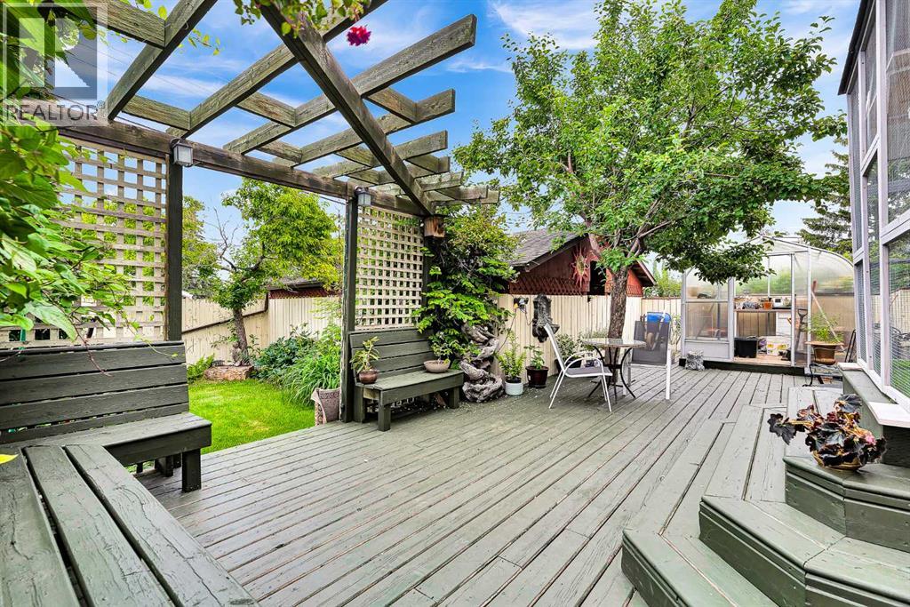 3722 Dover Ridge Drive SE, Calgary, Alberta  T2B 2C8 - Photo 39 - A2329946