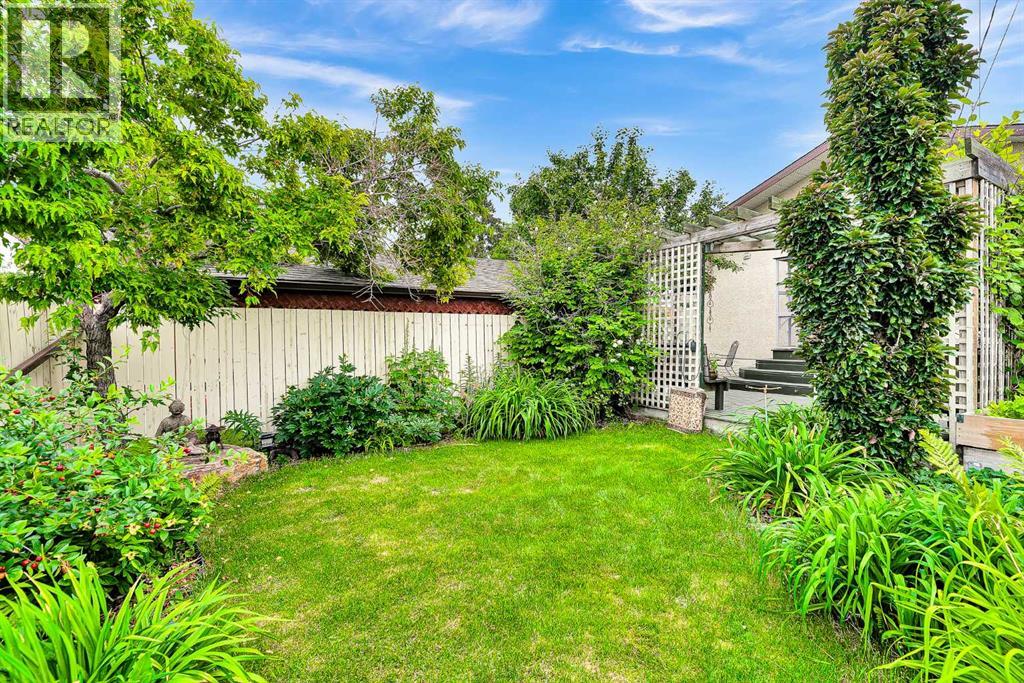 3722 Dover Ridge Drive SE, Calgary, Alberta  T2B 2C8 - Photo 43 - A2329946
