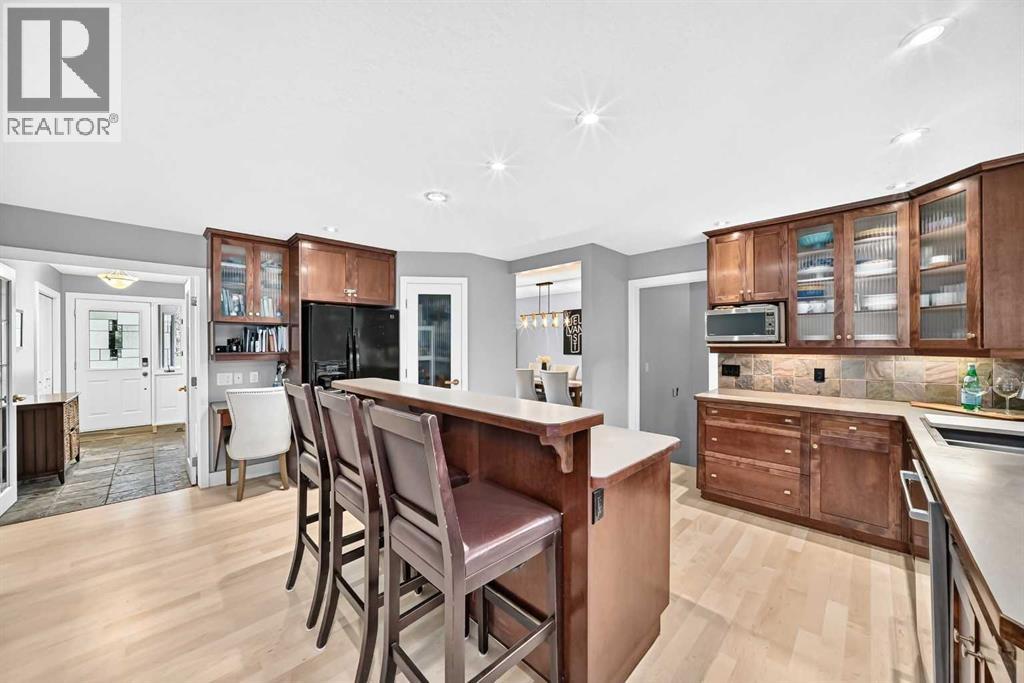 520 Oakwood Place SW, Calgary, Alberta  T2V 0K3 - Photo 3 - A2330491