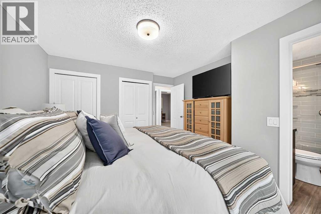 520 Oakwood Place SW, Calgary, Alberta  T2V 0K3 - Photo 19 - A2330491
