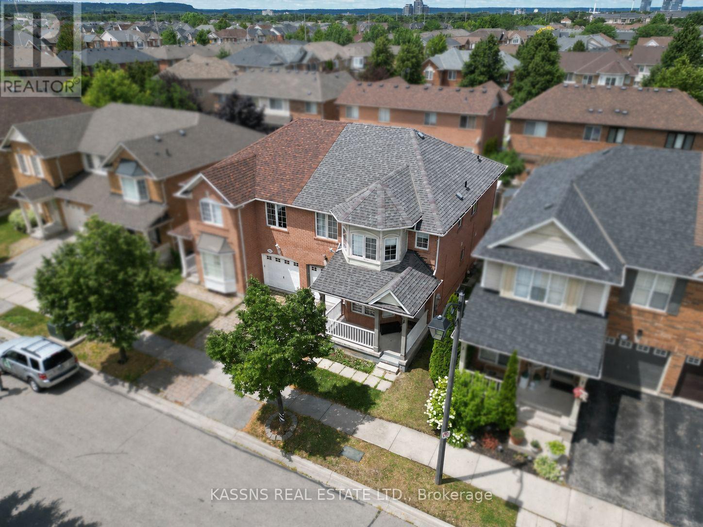 718 IRVING TERRACE, Milton (BE Beaty)