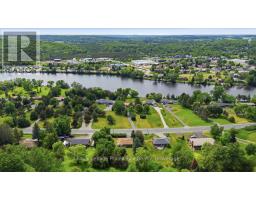 68 RIVERSIDE PARKWAY, Quinte West, Ontario