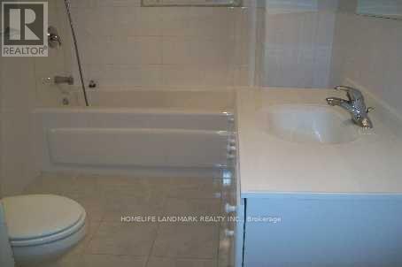 Upper - 213 Kenilworth Avenue, Toronto, Ontario  M4L 3S7 - Photo 13 - E13606574