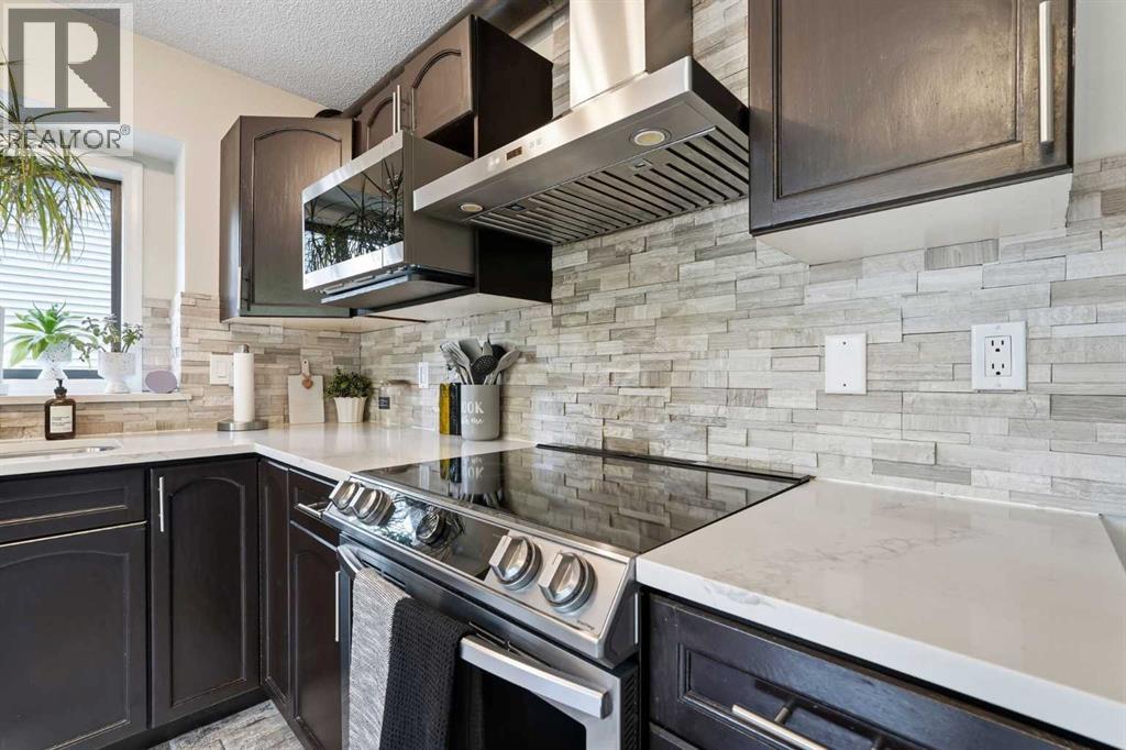149 Riverglen Close SE, Calgary, Alberta  T2C 3W3 - Photo 9 - A2331522