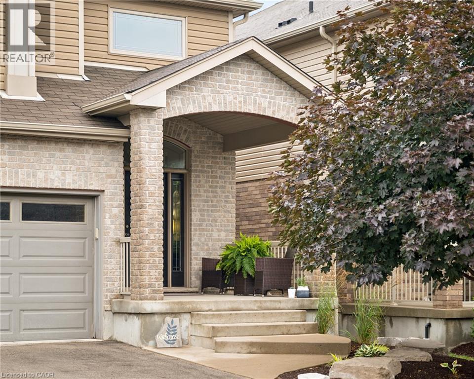 142 Maplecrest Drive, Breslau, Ontario N0B 1M0 - Photo 2 - 40849948