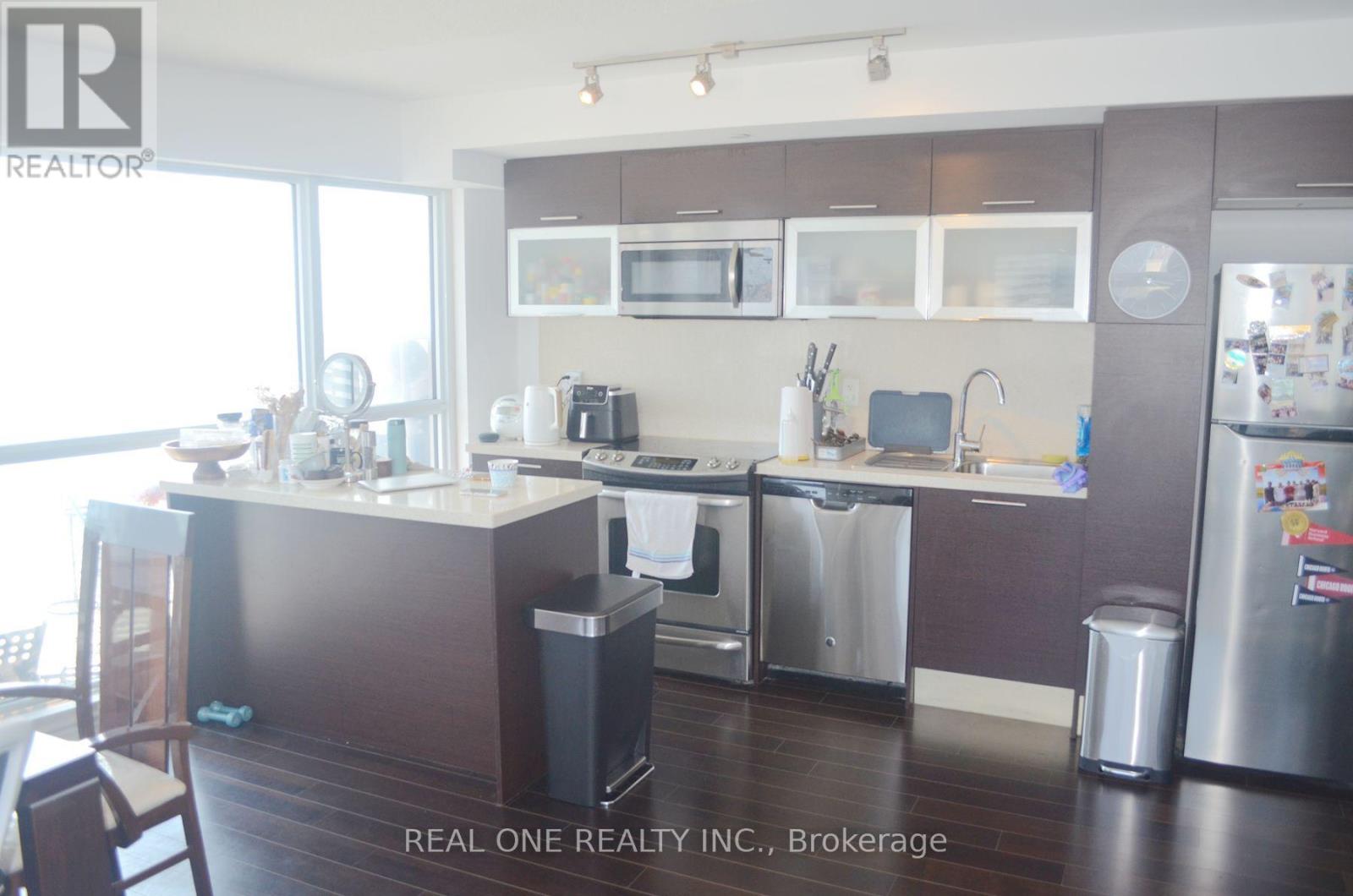 2002 - 386 Yonge Street, Toronto, Ontario  M5B 0A5 - Photo 2 - C13606606