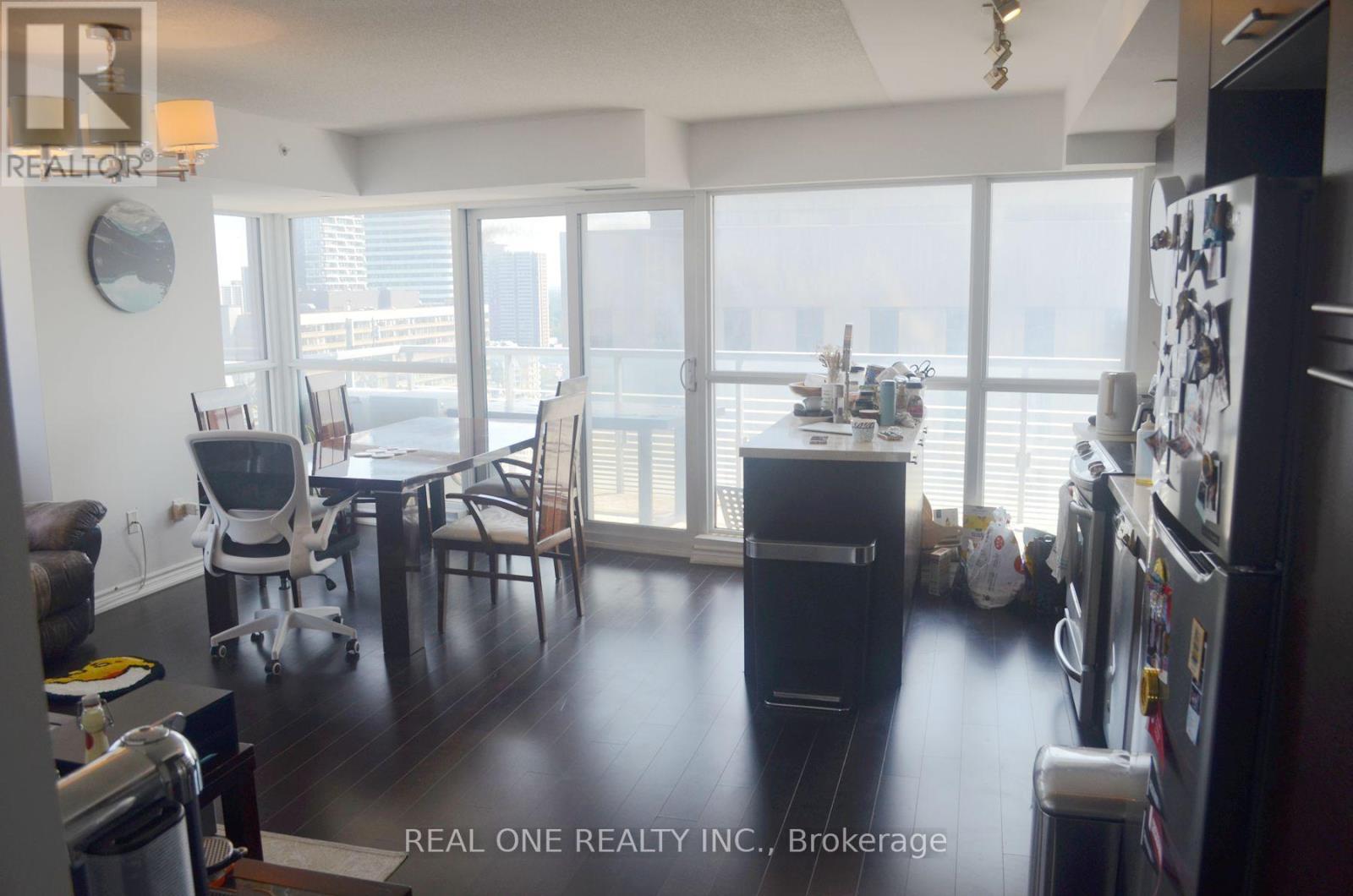 2002 - 386 Yonge Street, Toronto, Ontario  M5B 0A5 - Photo 4 - C13606606