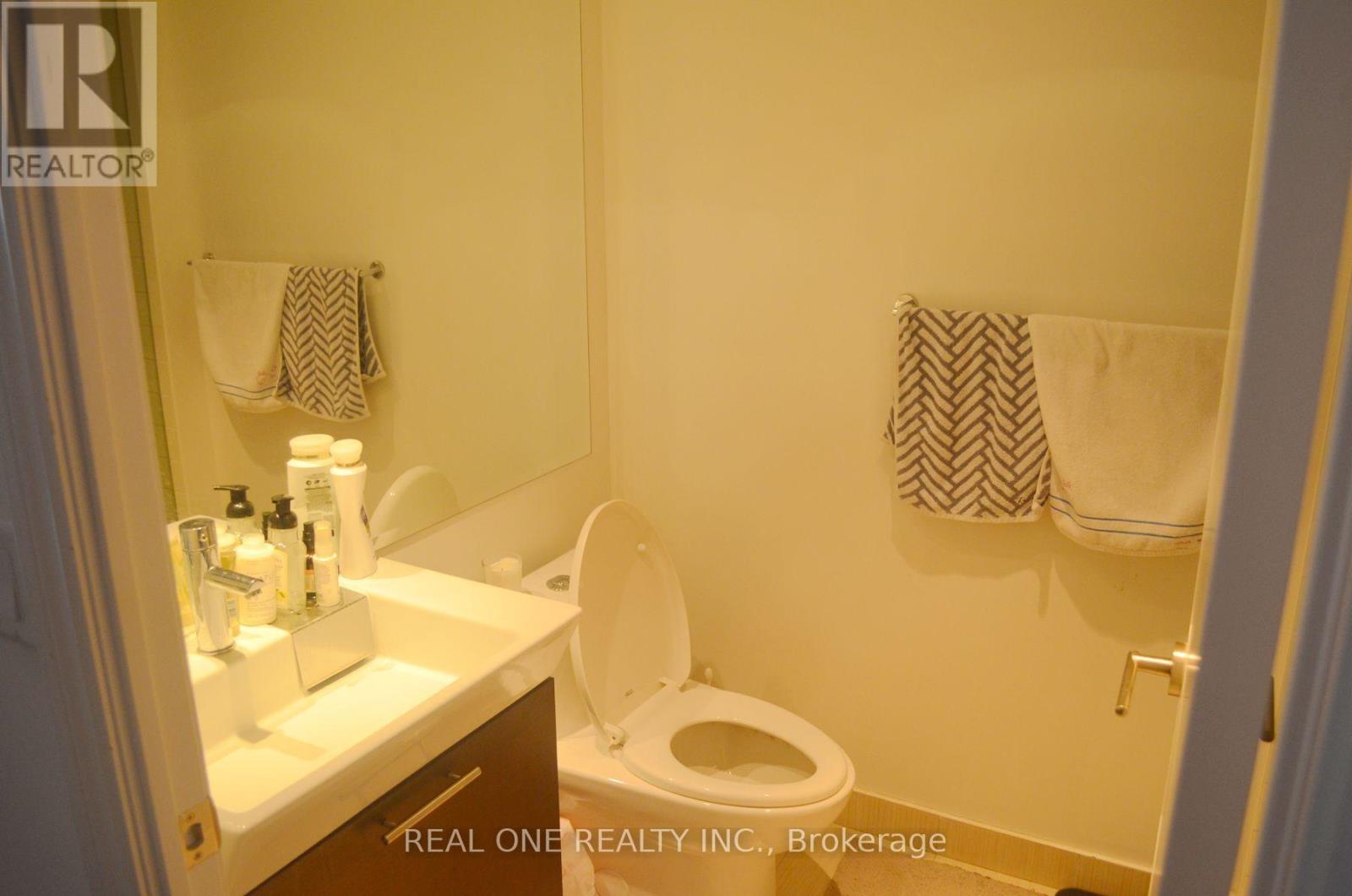 2002 - 386 Yonge Street, Toronto, Ontario  M5B 0A5 - Photo 9 - C13606606