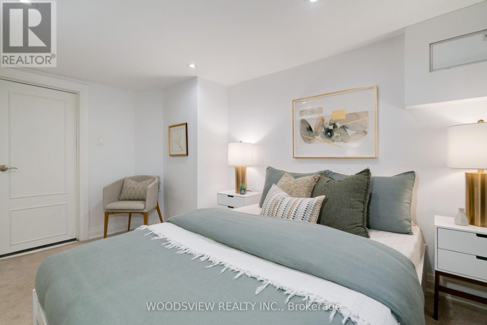 237 Rhodes Avenue, Toronto, Ontario  M4L 3A2 - Photo 11 - E13606602