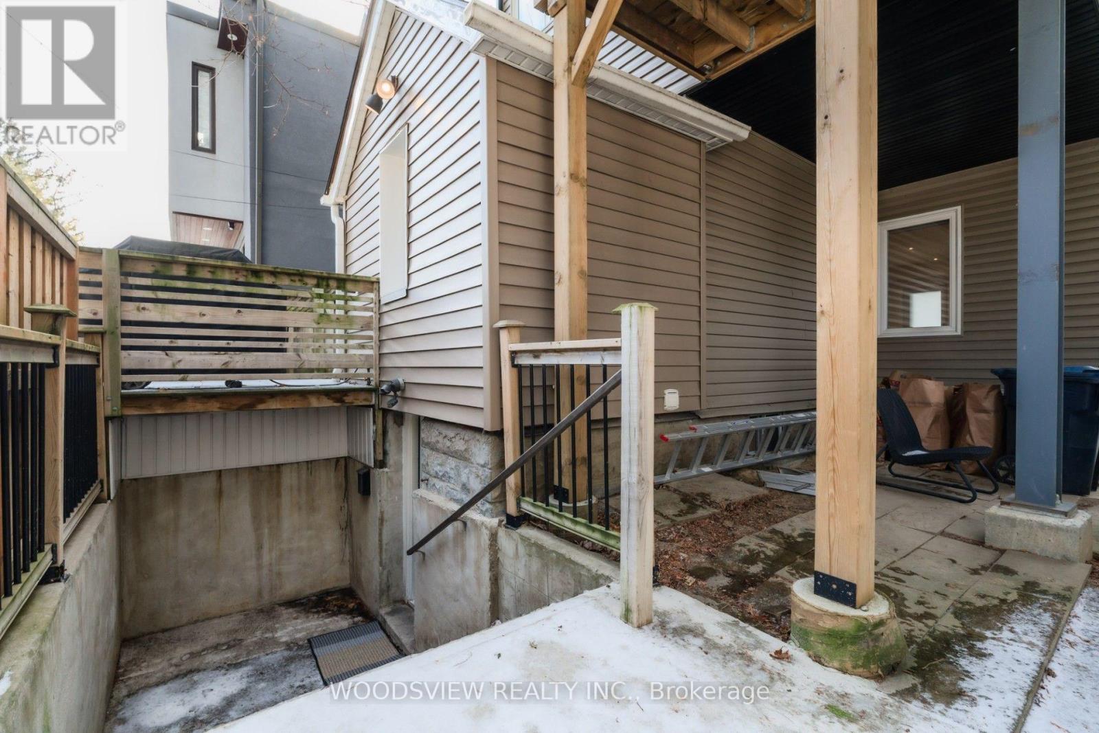 237 Rhodes Avenue, Toronto, Ontario  M4L 3A2 - Photo 14 - E13606602