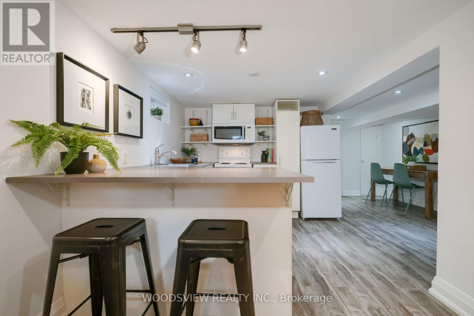 237 Rhodes Avenue, Toronto, Ontario  M4L 3A2 - Photo 3 - E13606602