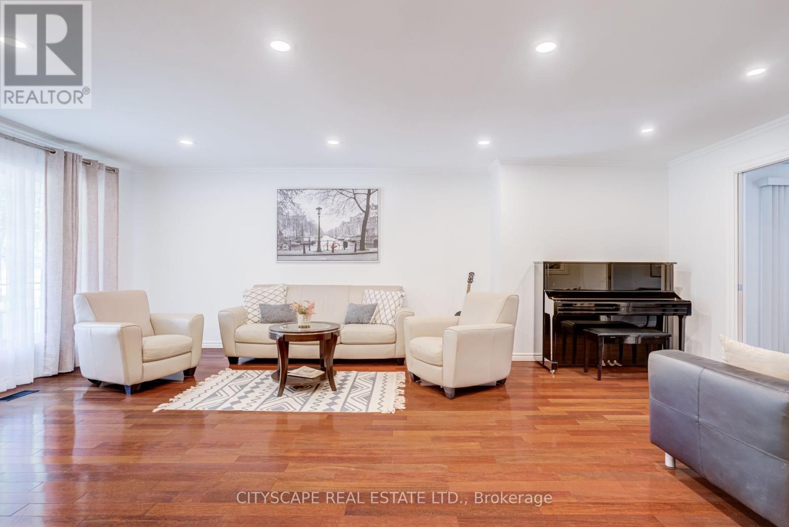 34 Highgate Drive, Markham, Ontario  L3R 3R6 - Photo 4 - N13606612