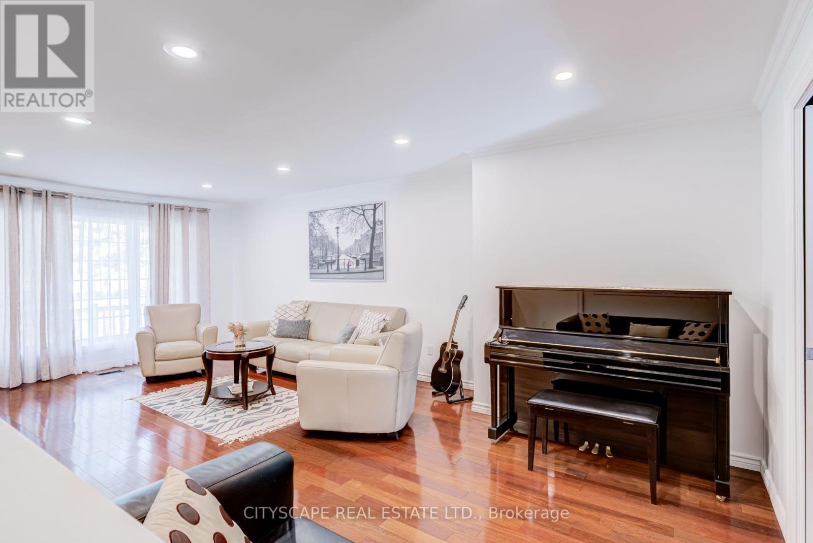 34 Highgate Drive, Markham, Ontario  L3R 3R6 - Photo 5 - N13606612