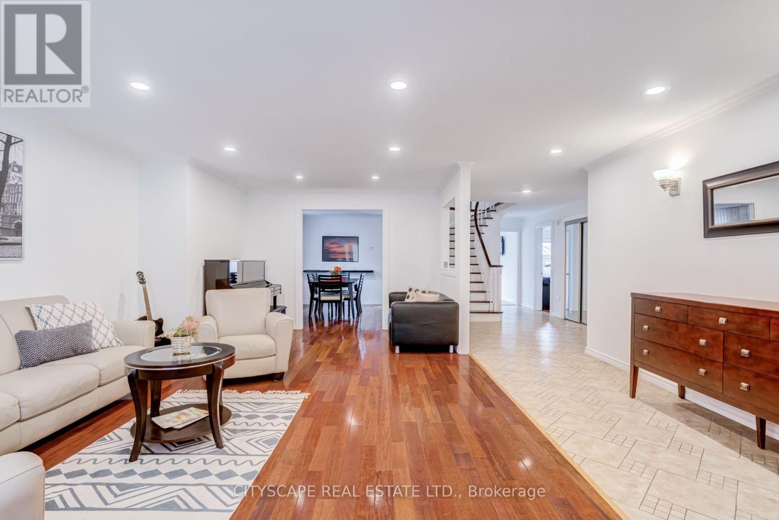 34 Highgate Drive, Markham, Ontario  L3R 3R6 - Photo 6 - N13606612
