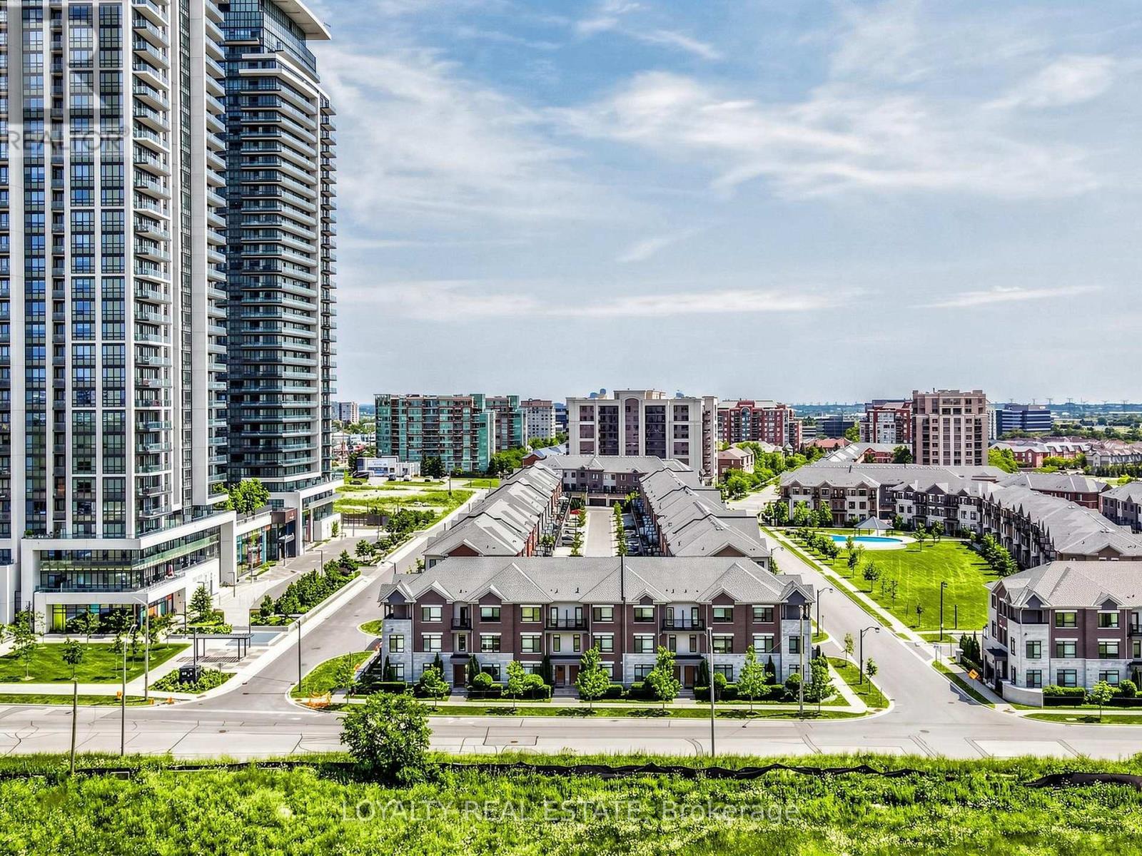 52 South Park Road, Markham, Ontario  L3T 0G6 - Photo 3 - N13606634