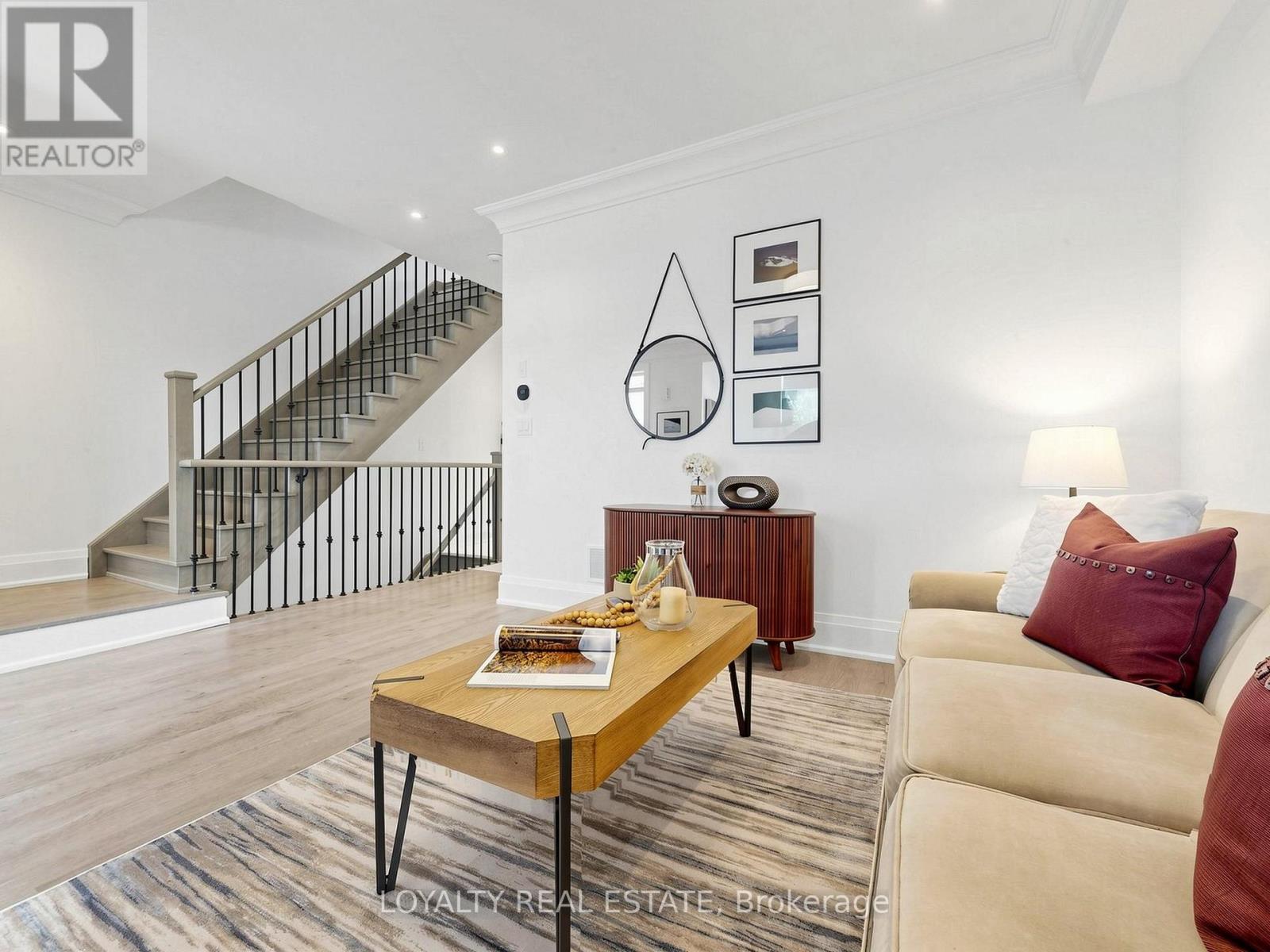 52 South Park Road, Markham, Ontario  L3T 0G6 - Photo 6 - N13606634