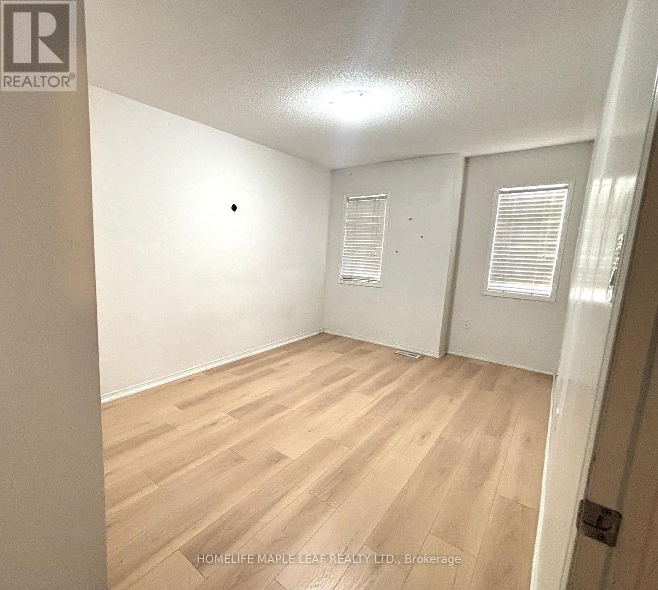 39 Sussexdale Drive, Brampton, Ontario  L6R 3R2 - Photo 11 - W13606624