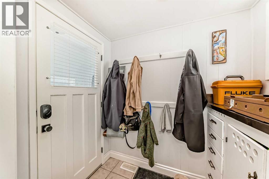 8043 Elbow Drive SW, Calgary, Alberta  T2V 1K5 - Photo 30 - A2327878