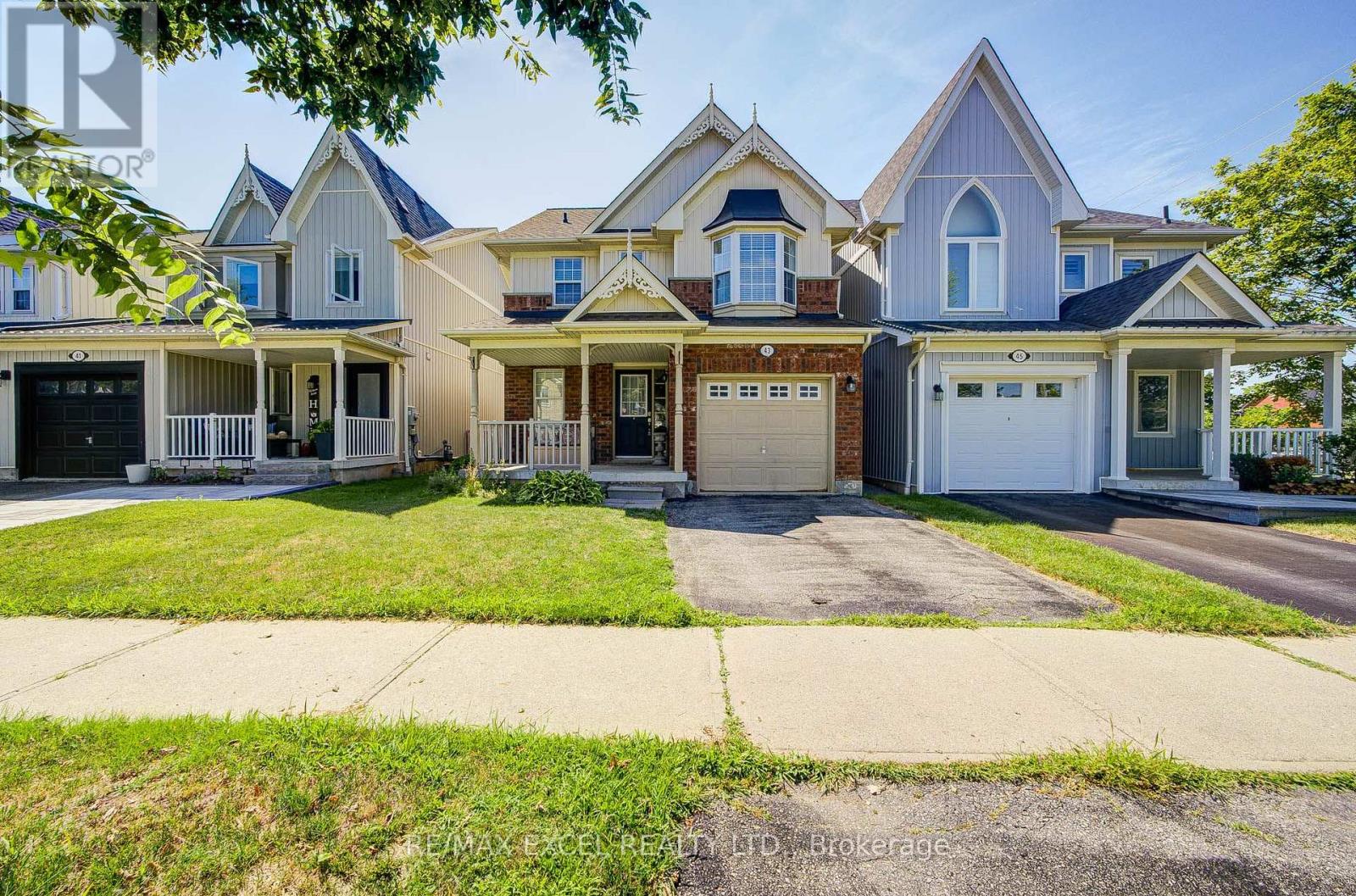 43 BEAUMARIS CRESCENT, Whitby, Ontario