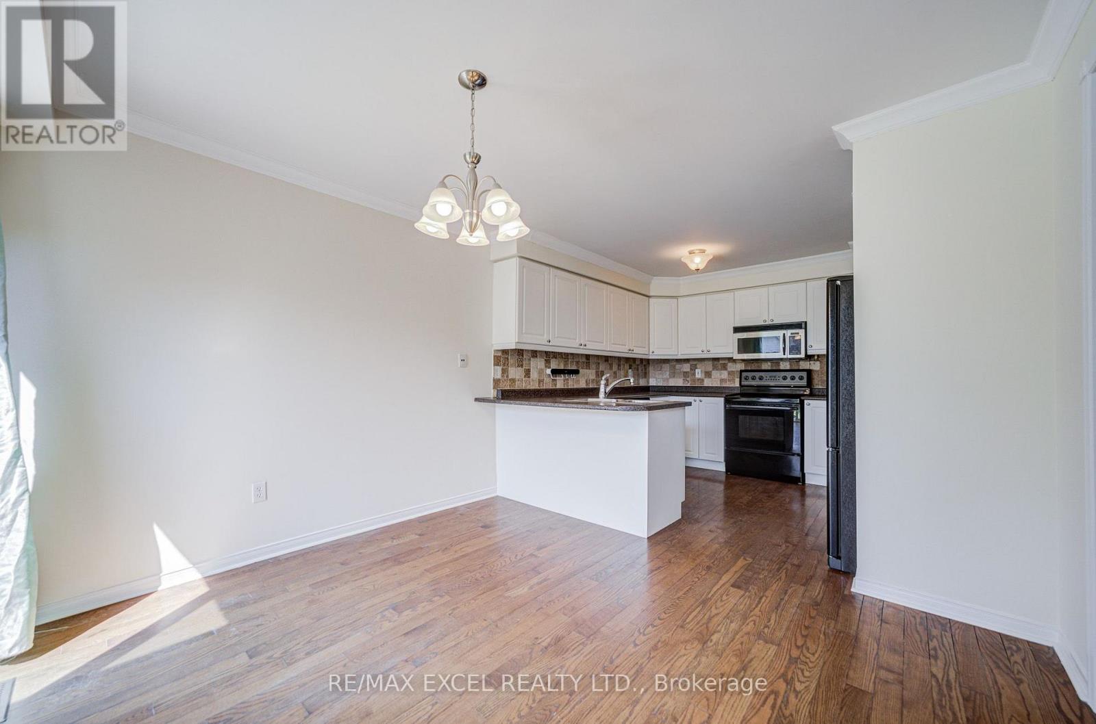 43 Beaumaris Crescent, Whitby, Ontario  L1M 2H3 - Photo 13 - E13606658