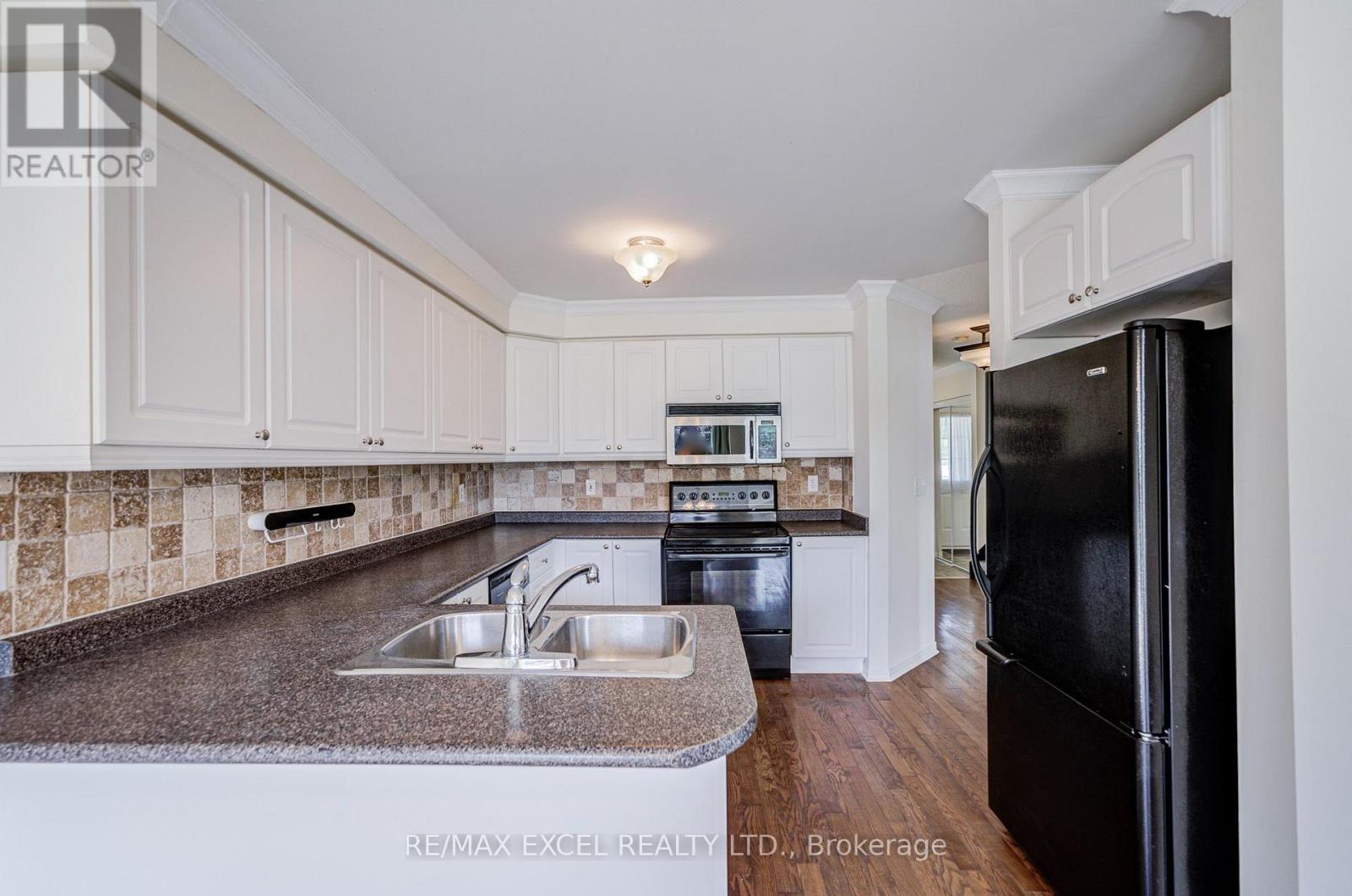 43 Beaumaris Crescent, Whitby, Ontario  L1M 2H3 - Photo 15 - E13606658