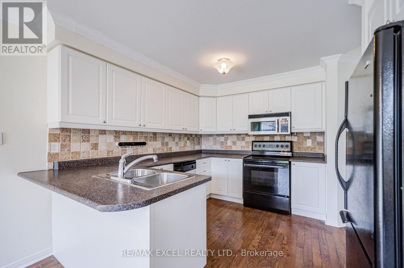43 Beaumaris Crescent, Whitby, Ontario  L1M 2H3 - Photo 16 - E13606658