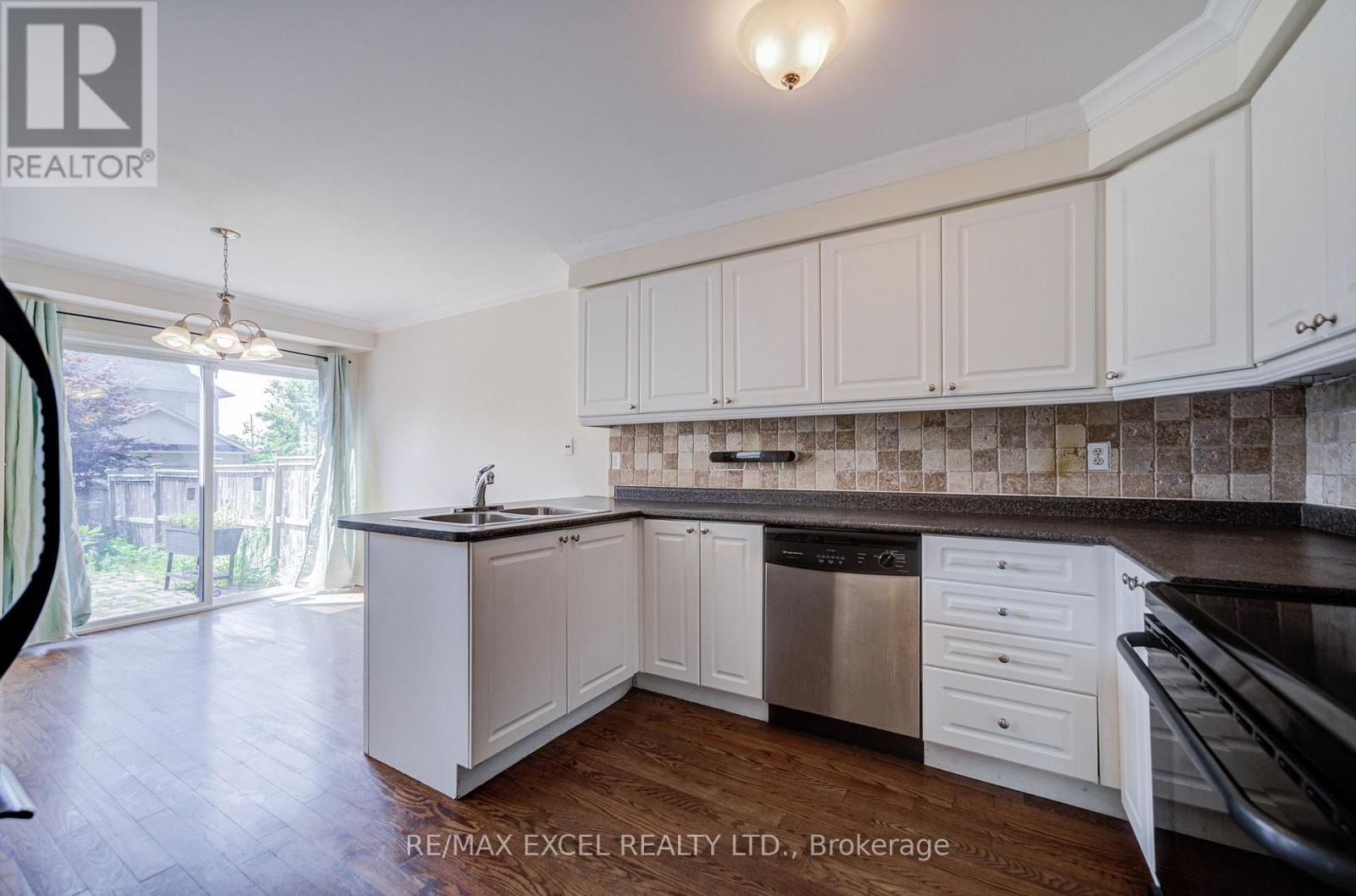 43 Beaumaris Crescent, Whitby, Ontario  L1M 2H3 - Photo 17 - E13606658