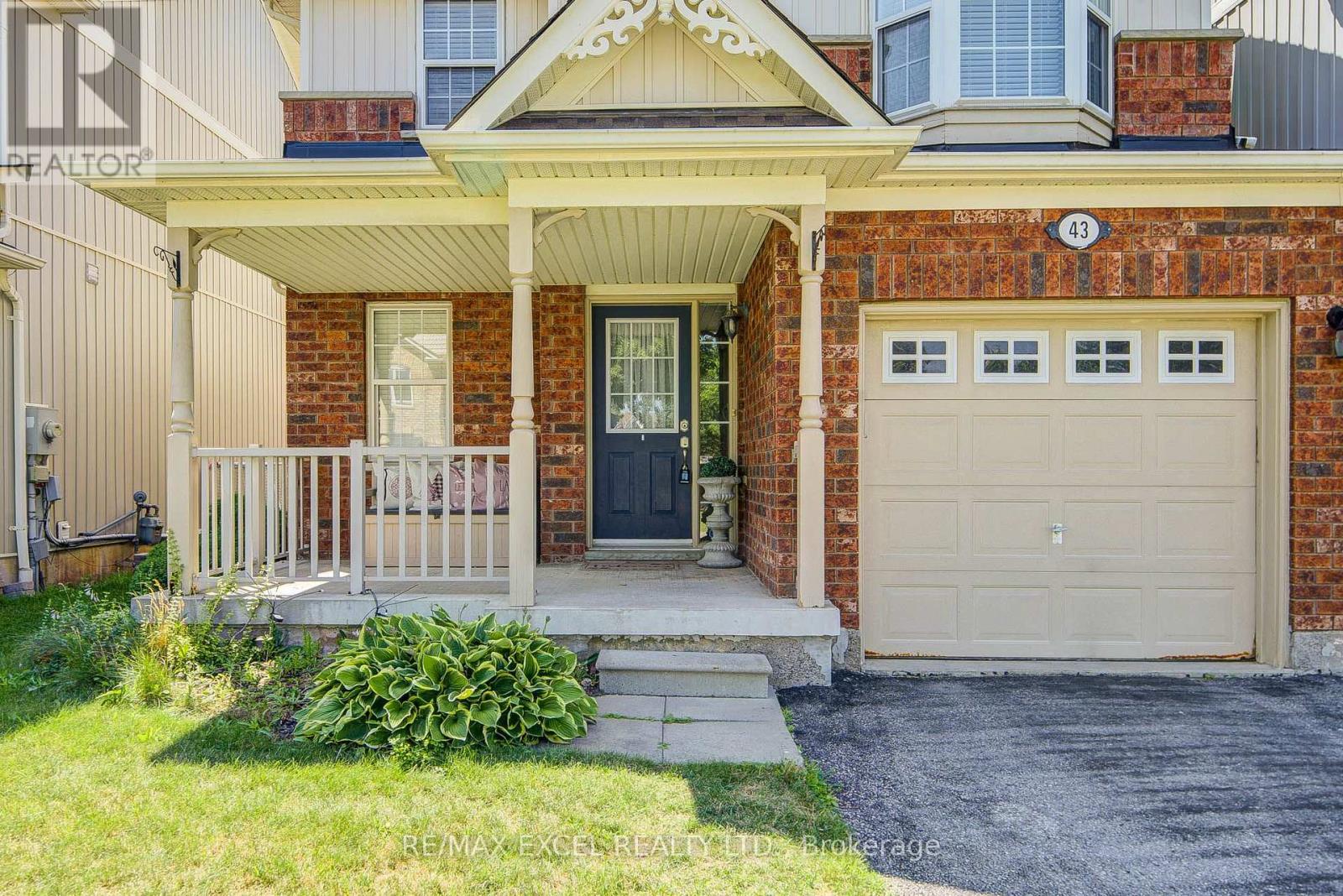 43 Beaumaris Crescent, Whitby, Ontario  L1M 2H3 - Photo 2 - E13606658