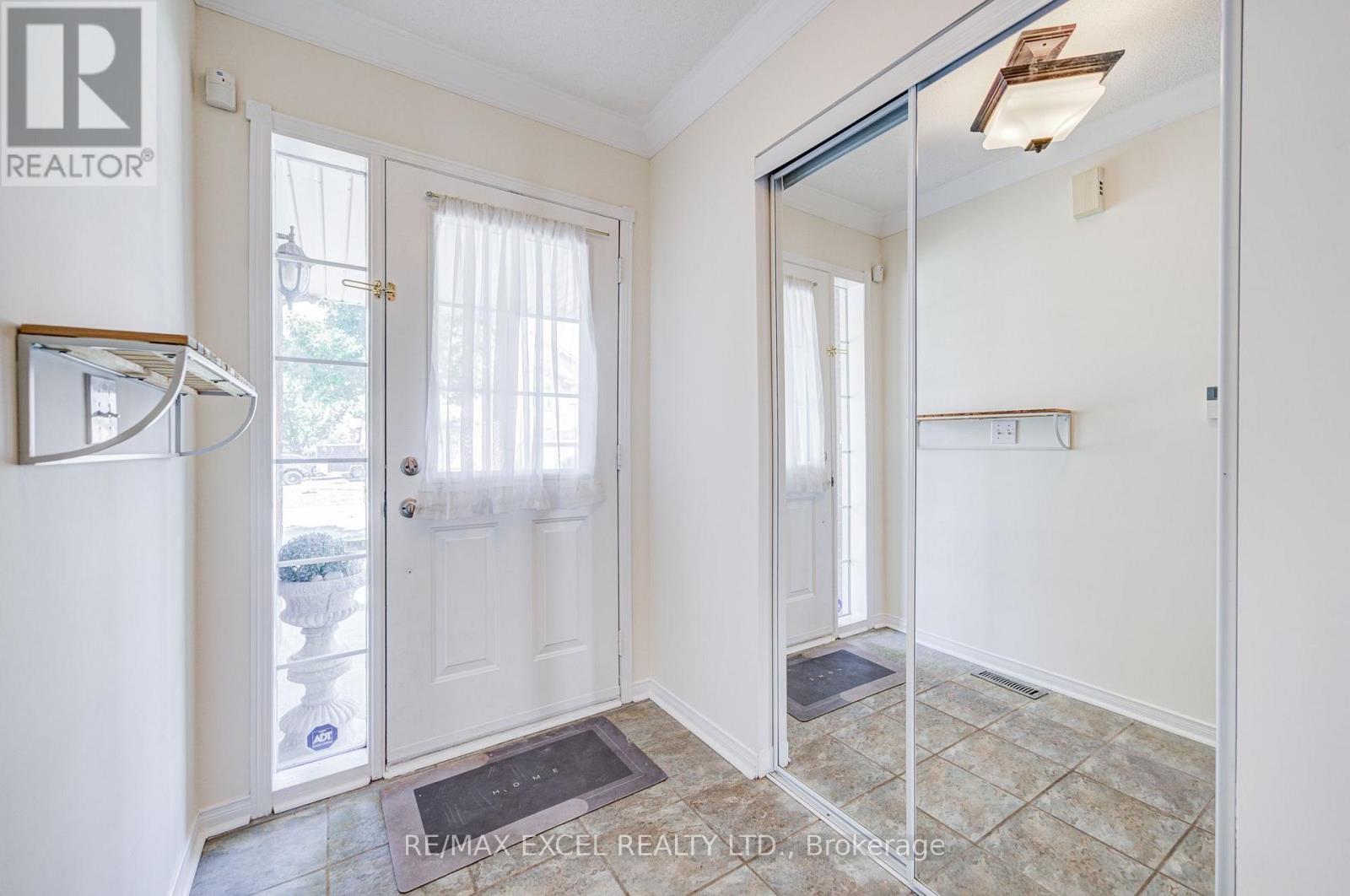 43 Beaumaris Crescent, Whitby, Ontario  L1M 2H3 - Photo 4 - E13606658