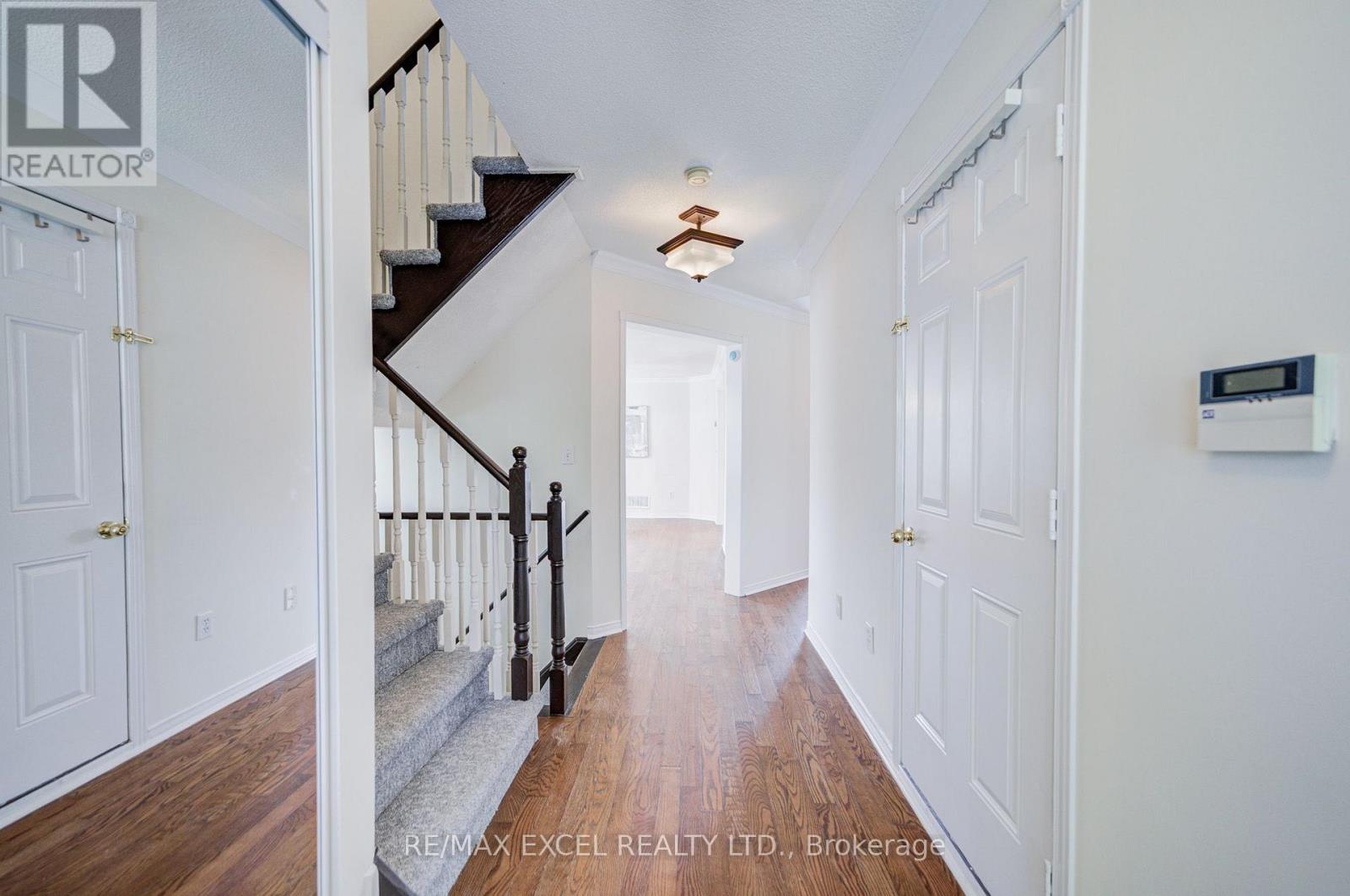 43 Beaumaris Crescent, Whitby, Ontario  L1M 2H3 - Photo 5 - E13606658