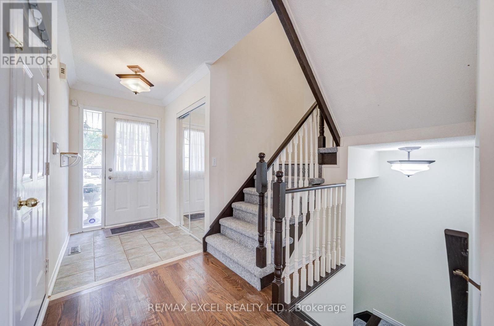 43 Beaumaris Crescent, Whitby, Ontario  L1M 2H3 - Photo 6 - E13606658