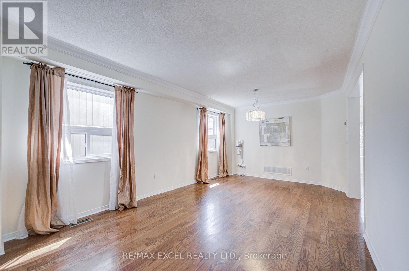43 Beaumaris Crescent, Whitby, Ontario  L1M 2H3 - Photo 7 - E13606658