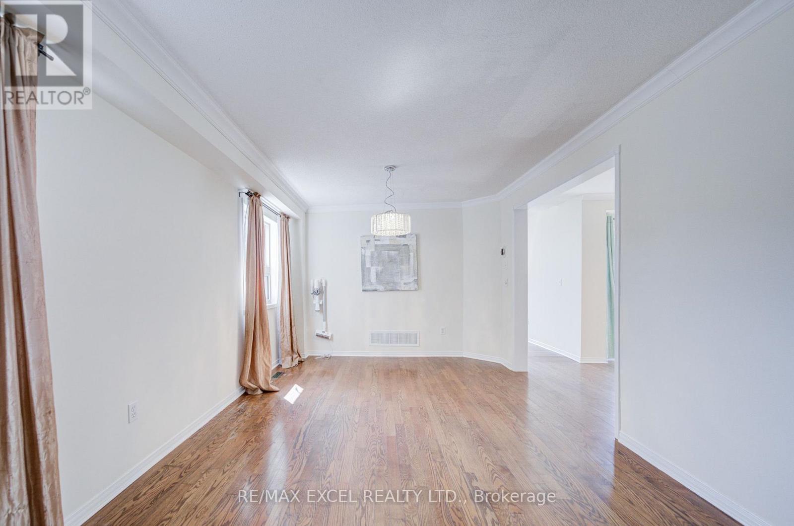 43 Beaumaris Crescent, Whitby, Ontario  L1M 2H3 - Photo 8 - E13606658