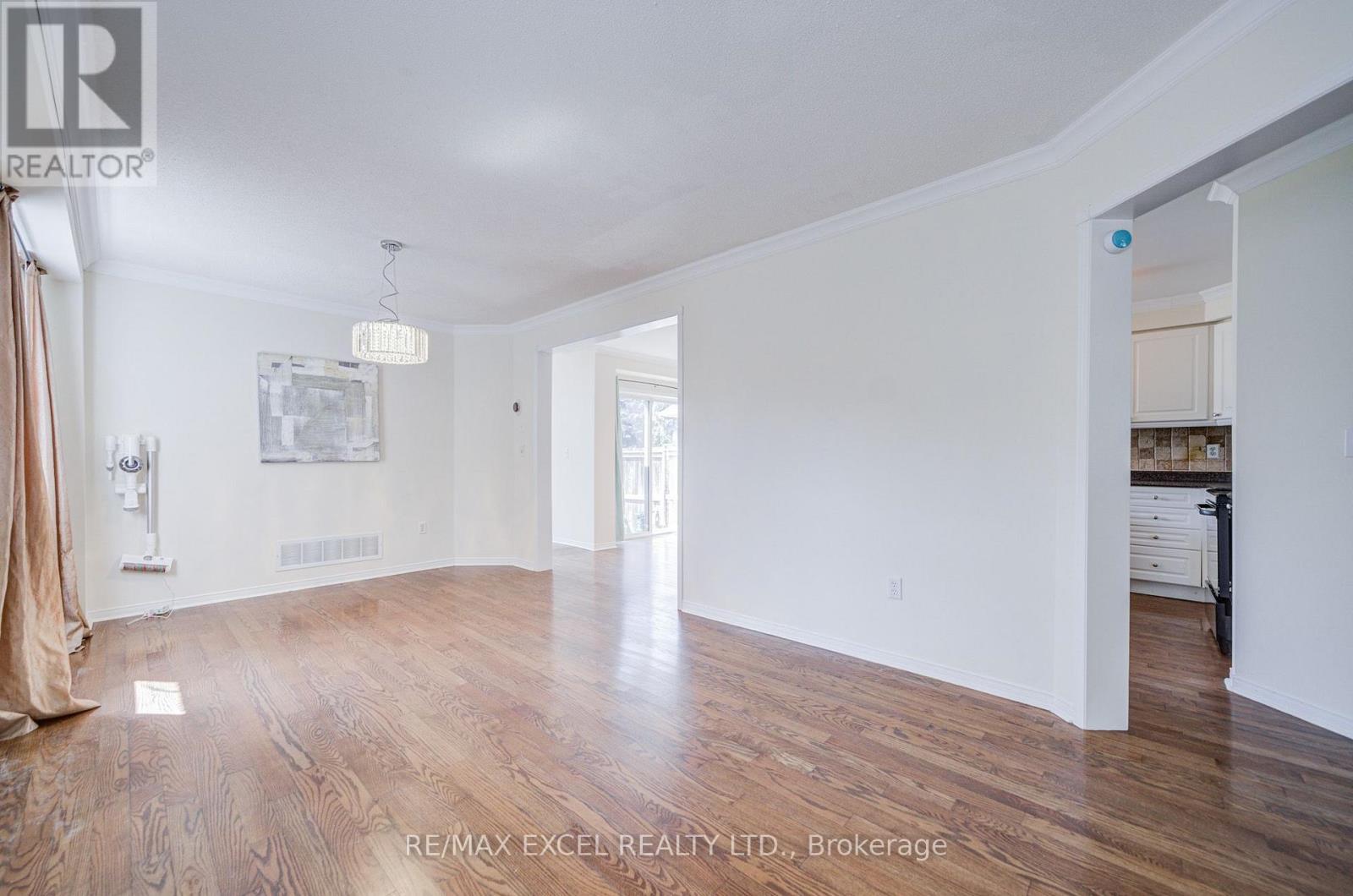 43 Beaumaris Crescent, Whitby, Ontario  L1M 2H3 - Photo 9 - E13606658