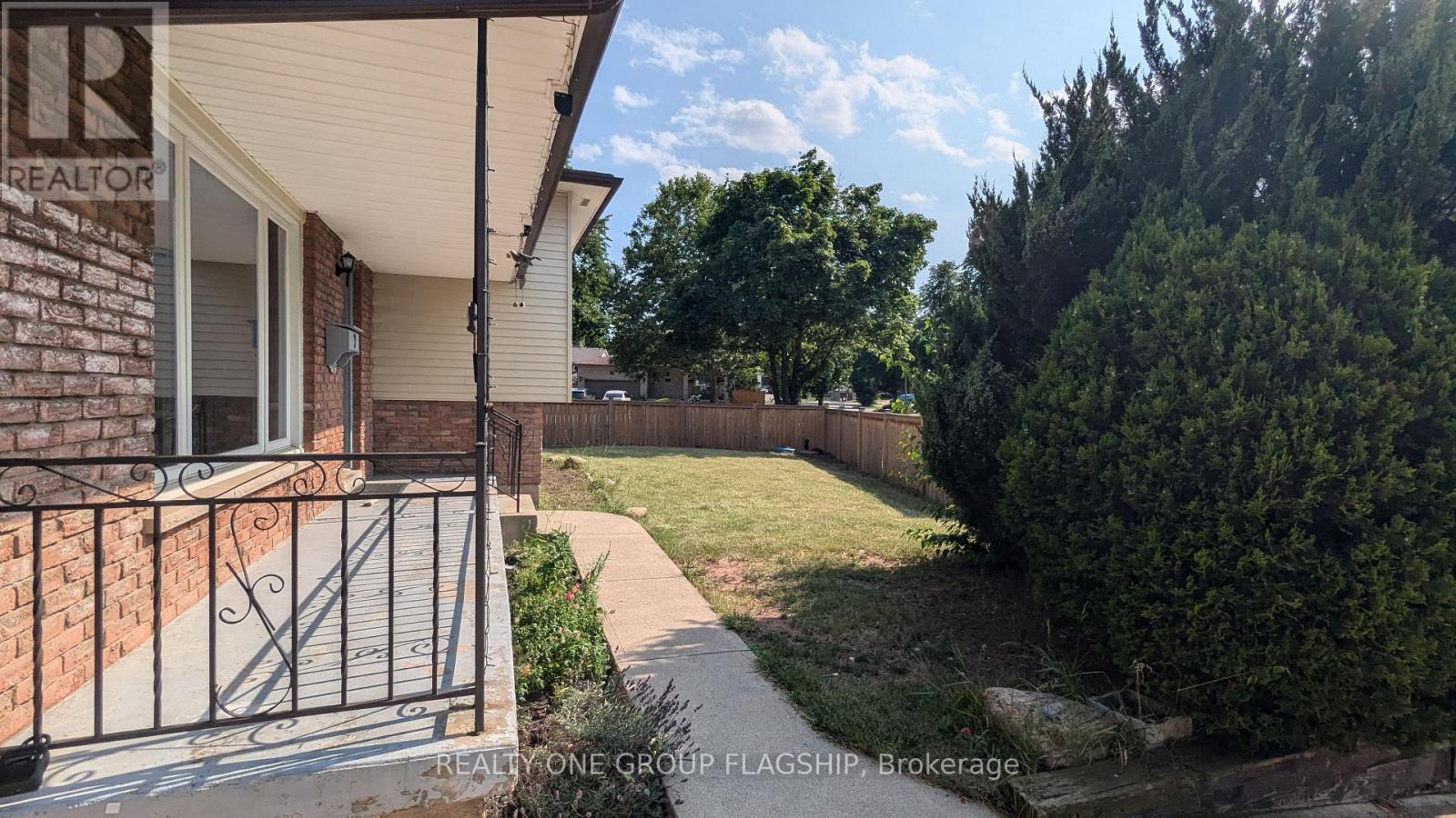 Upper - 7 Greening Avenue, Hamilton, Ontario  L8E 3Z8 - Photo 17 - X13606656