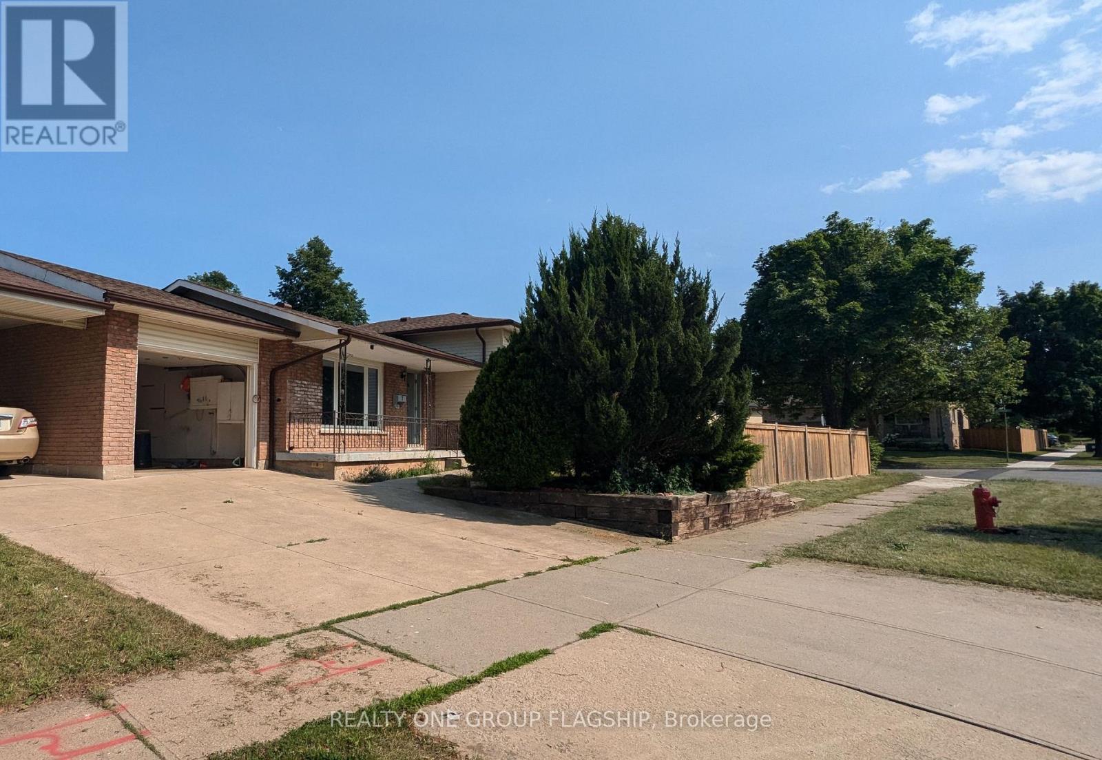 Upper - 7 Greening Avenue, Hamilton, Ontario  L8E 3Z8 - Photo 2 - X13606656