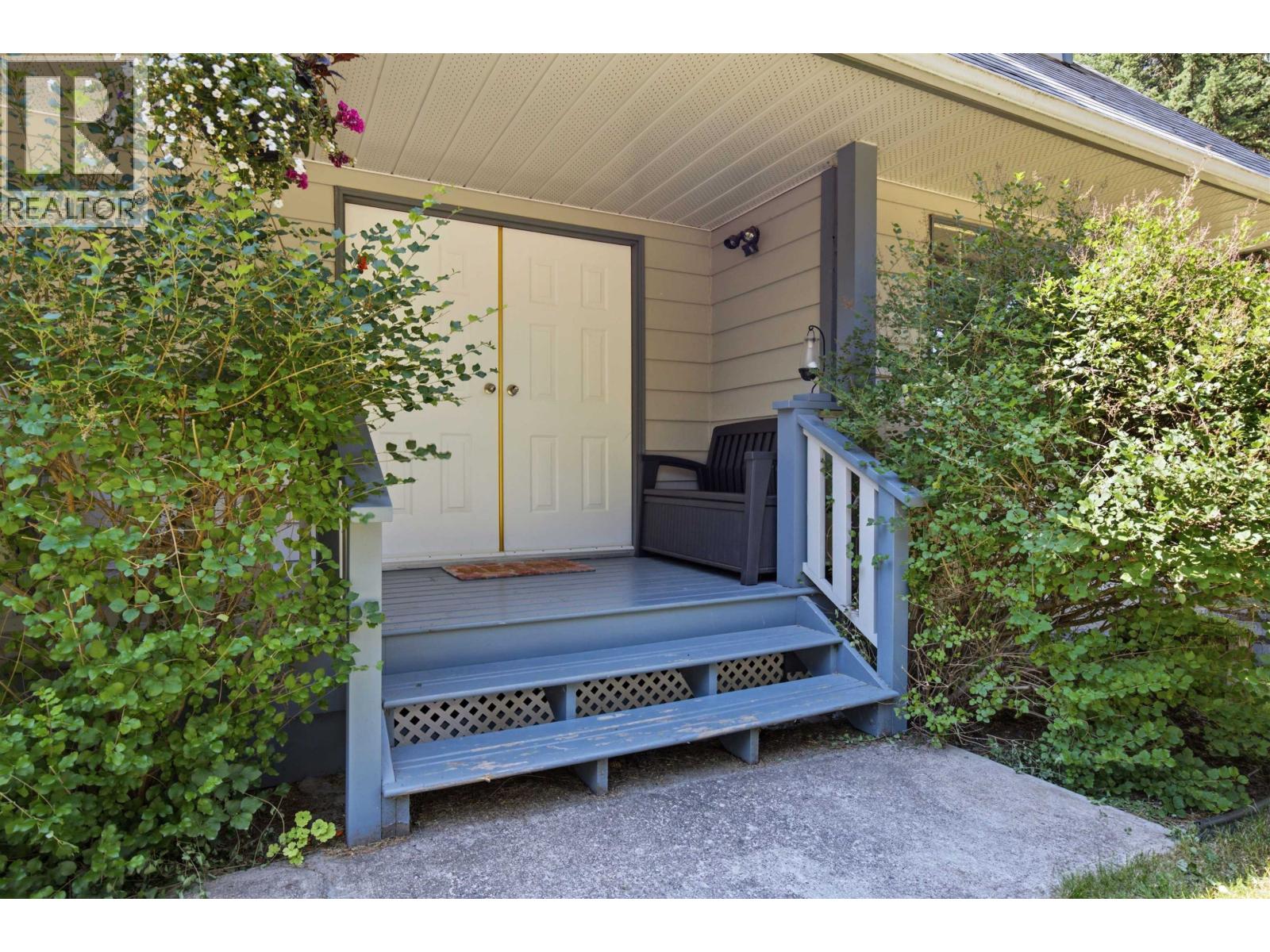 3228 Davison Road, 150 Mile House, British Columbia  V0K 2G0 - Photo 3 - R3149550